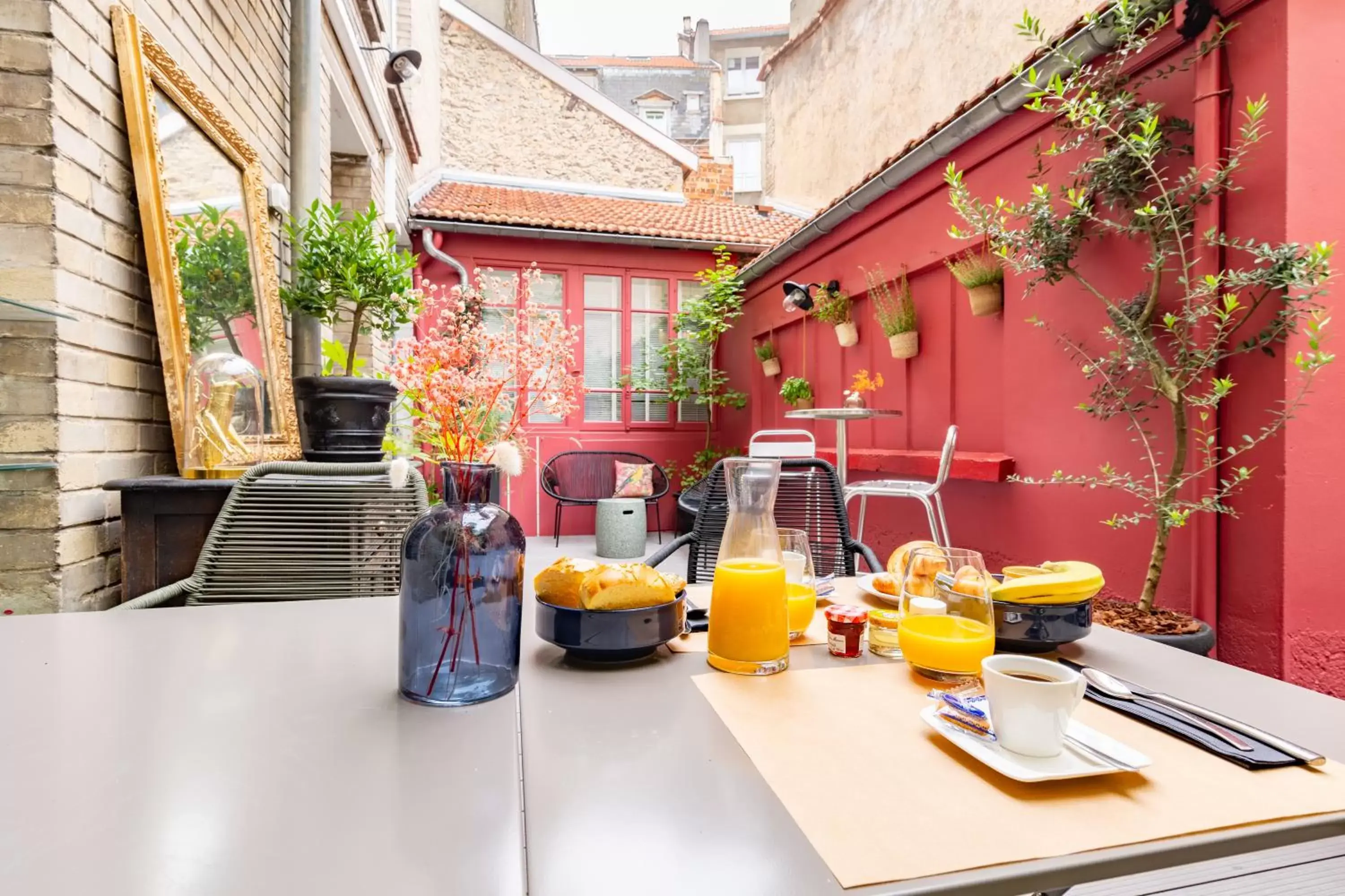 Continental breakfast, Restaurant/Places to Eat in Hôtel Azur