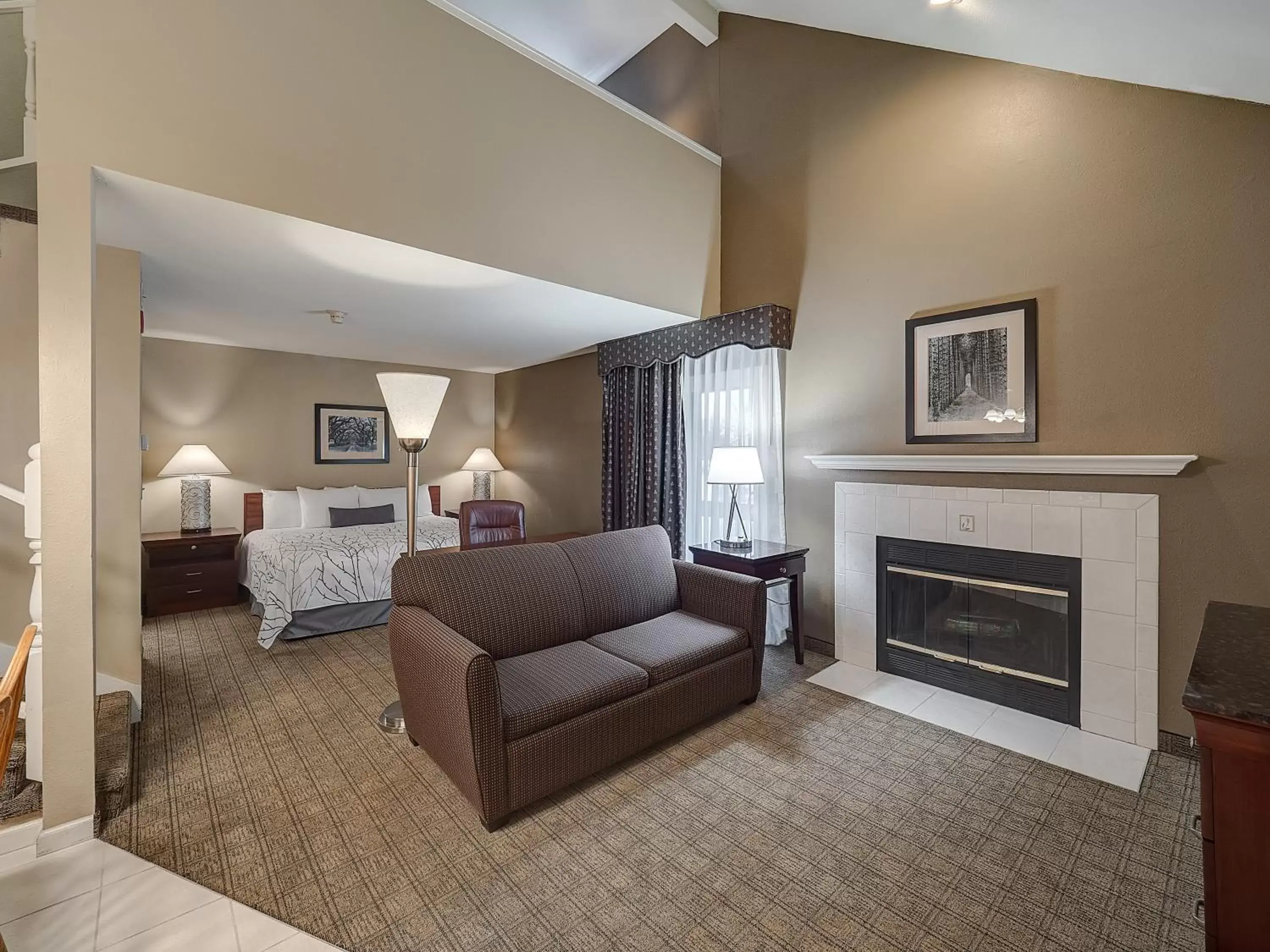 Seating Area in Eastland Suites Extended Stay Hotel & Conference Center Urbana