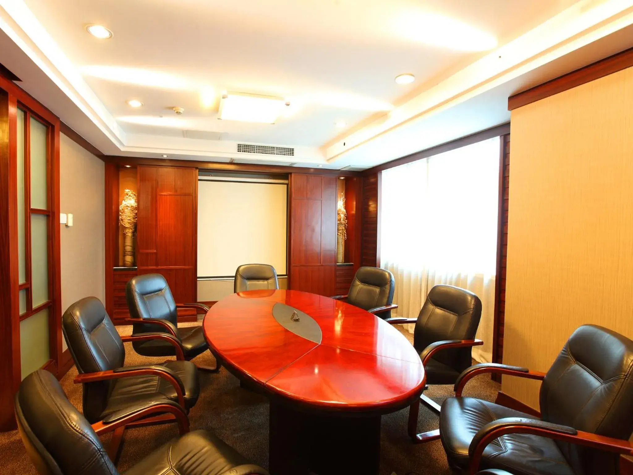 Business facilities in Grand International Hotel