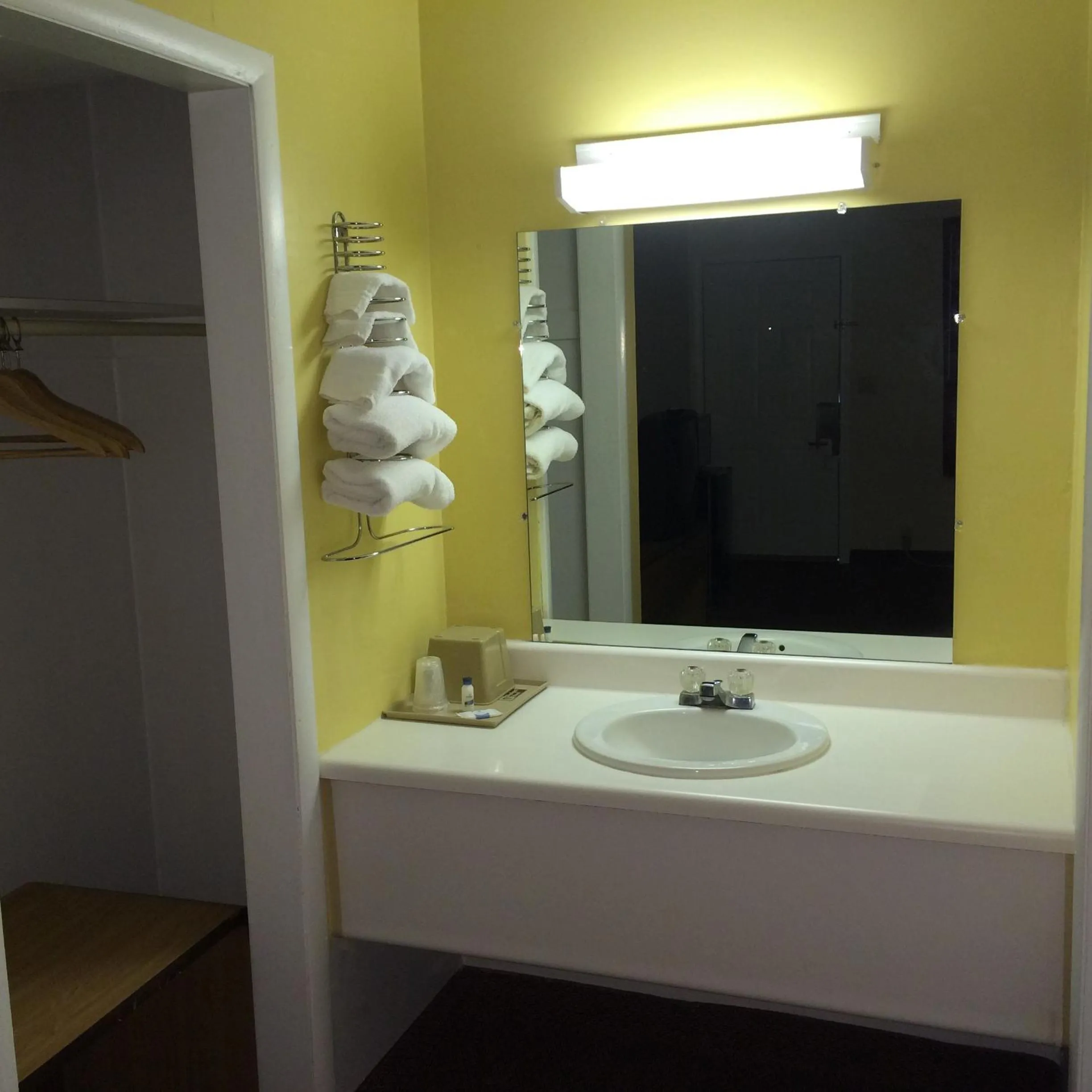 Spring in Super 7 Motel