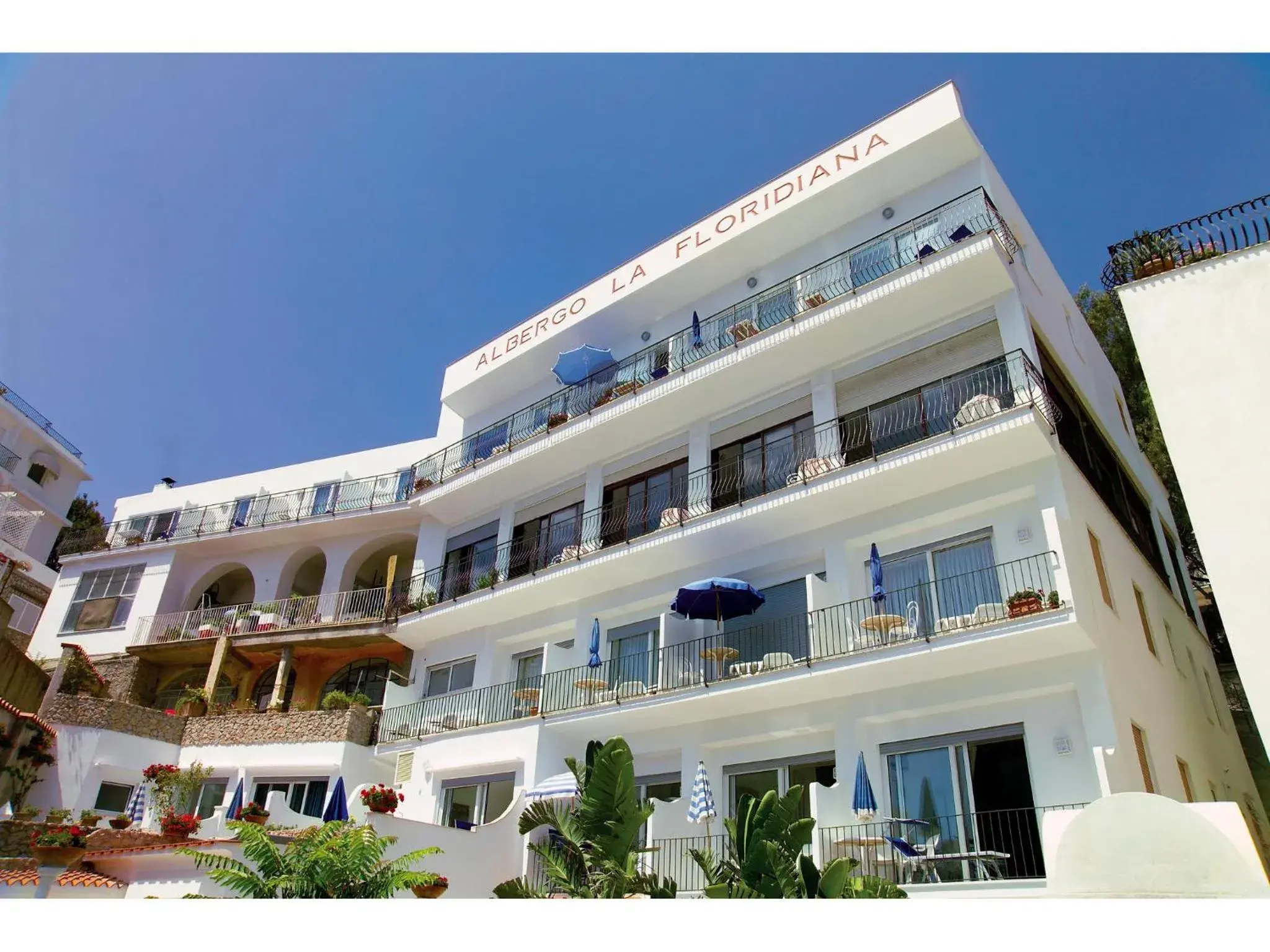 Facade/entrance, Property Building in Hotel La Floridiana