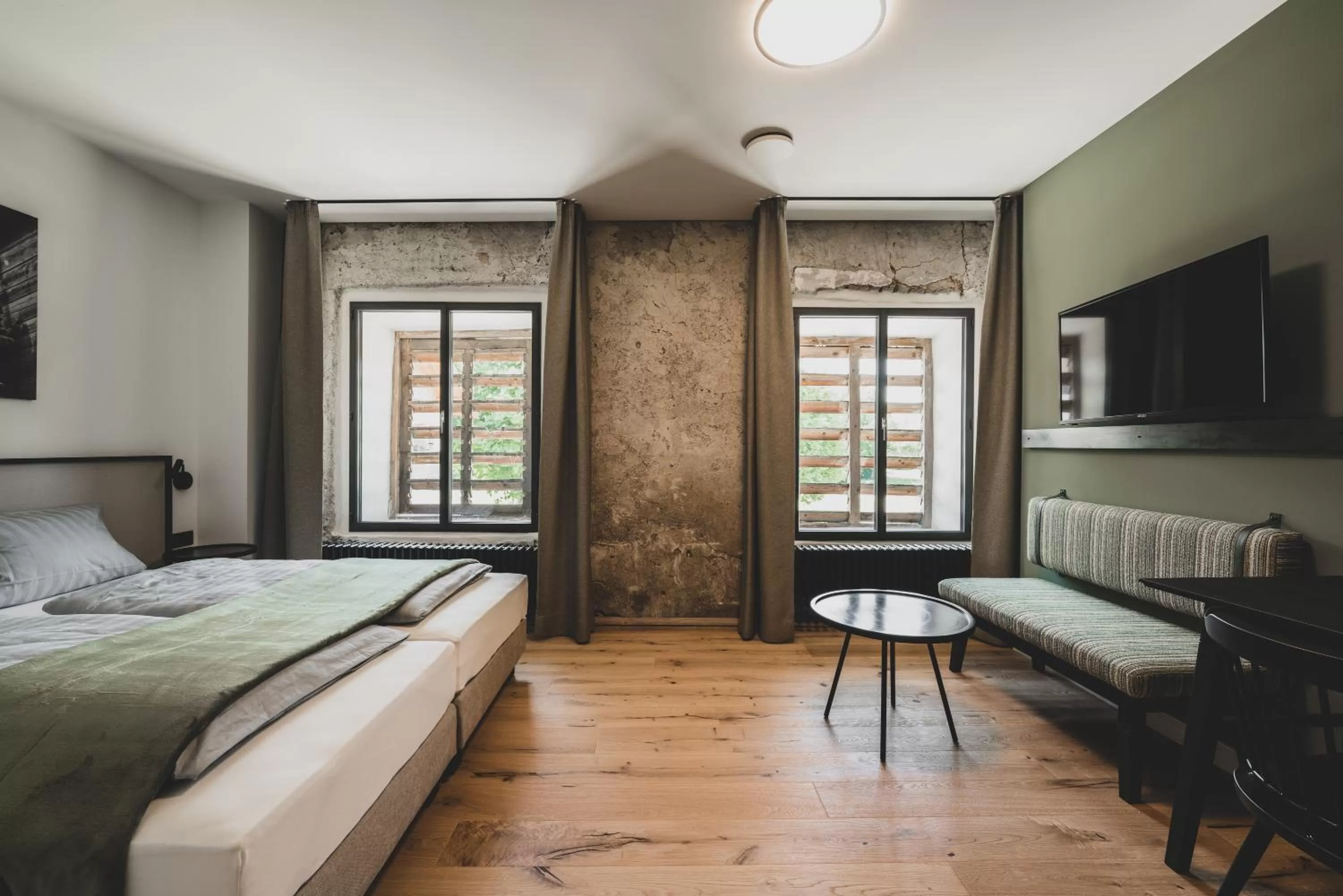 Photo of the whole room, Bed in LANDHOTEL ALTE ZOLLSTATION- Historical Building