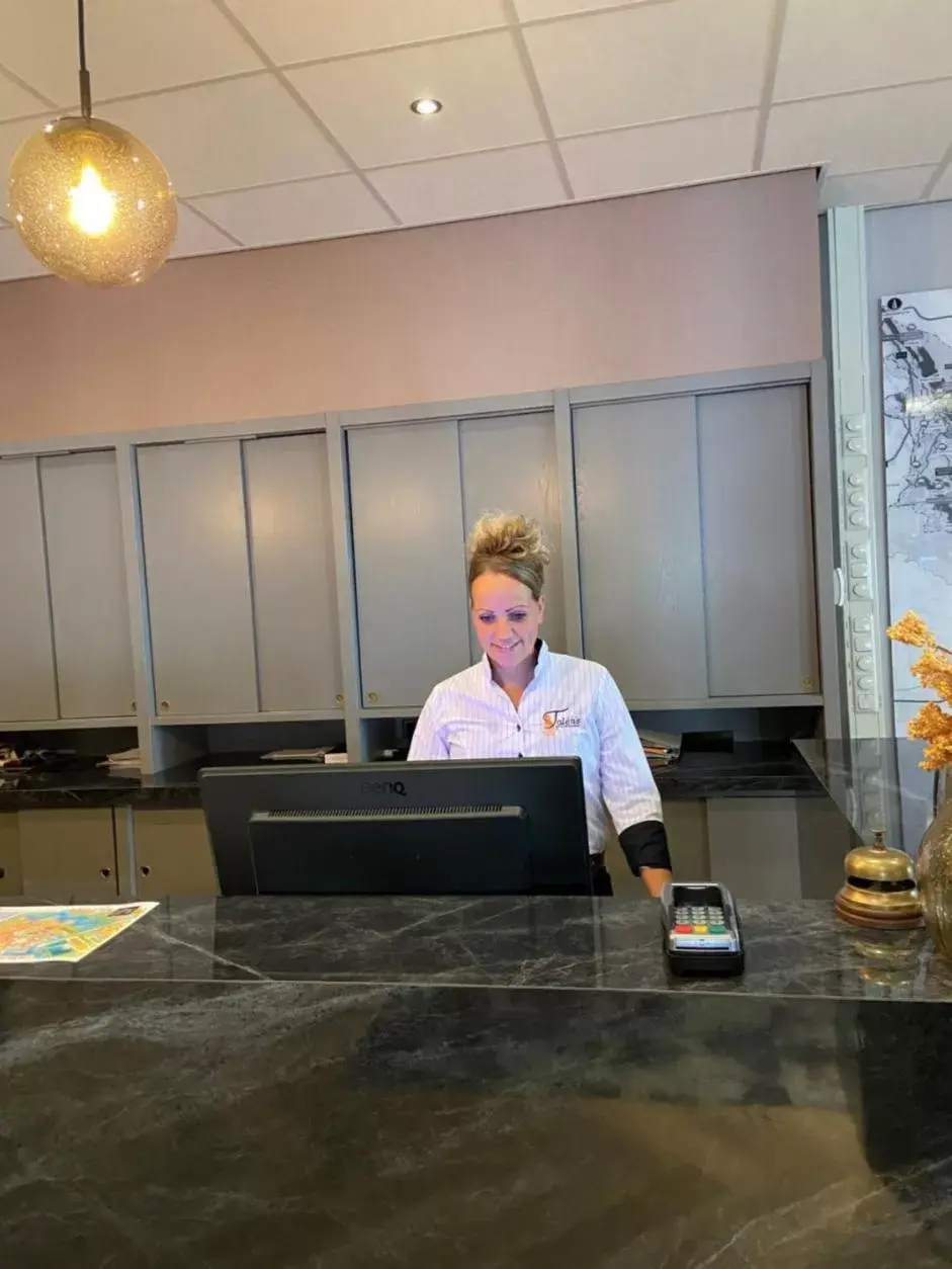 Staff, Lobby/Reception in Hotel Restaurant Talens Coevorden