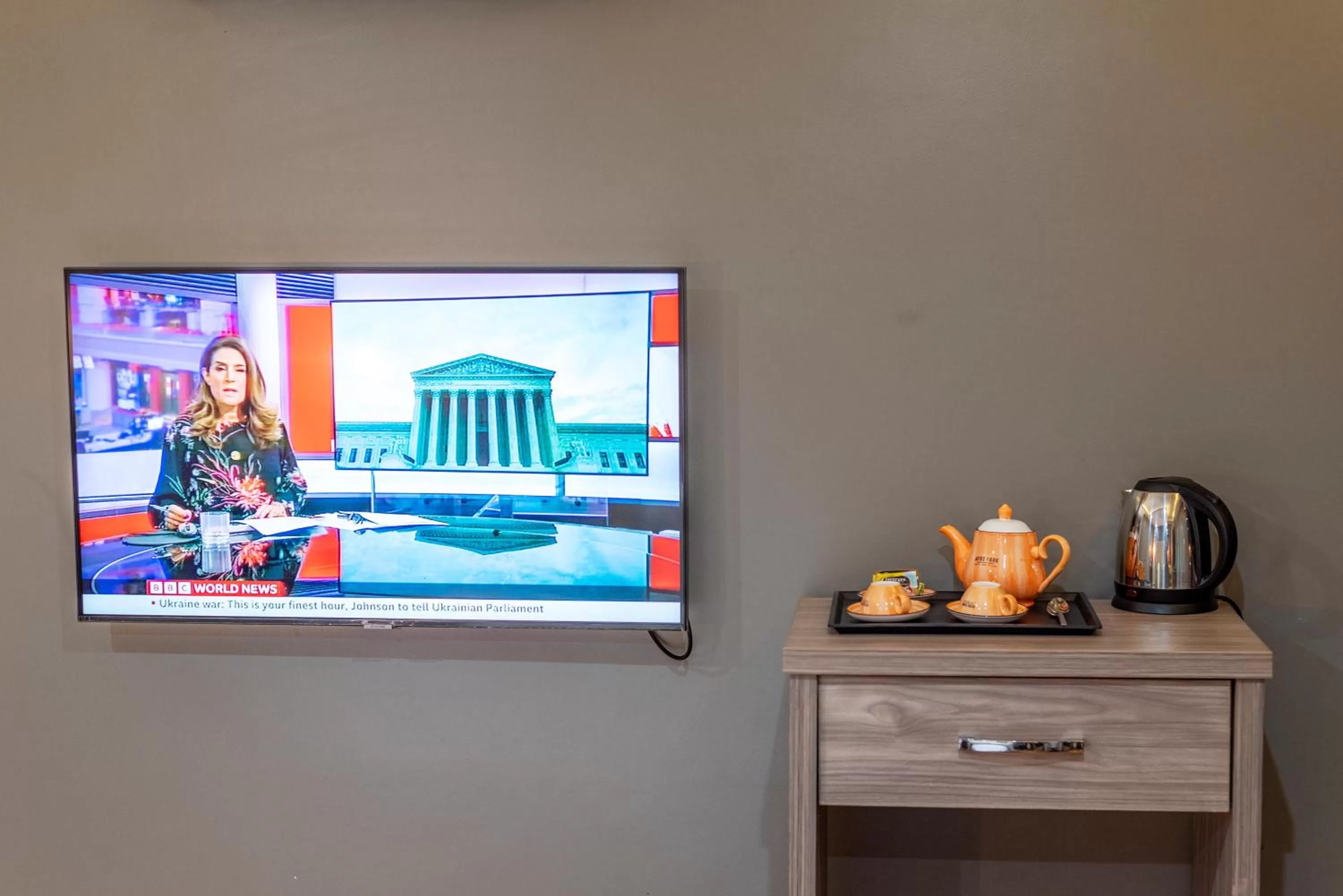 TV and multimedia in Afro Park Hotel