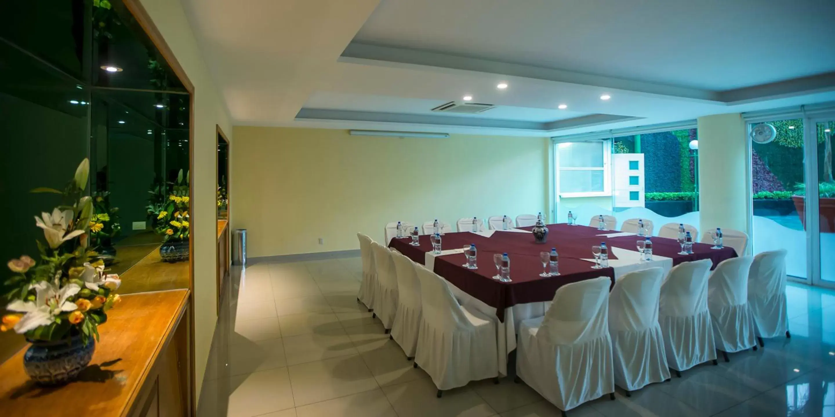 Meeting/conference room, Banquet Facilities in Plaza Poblana