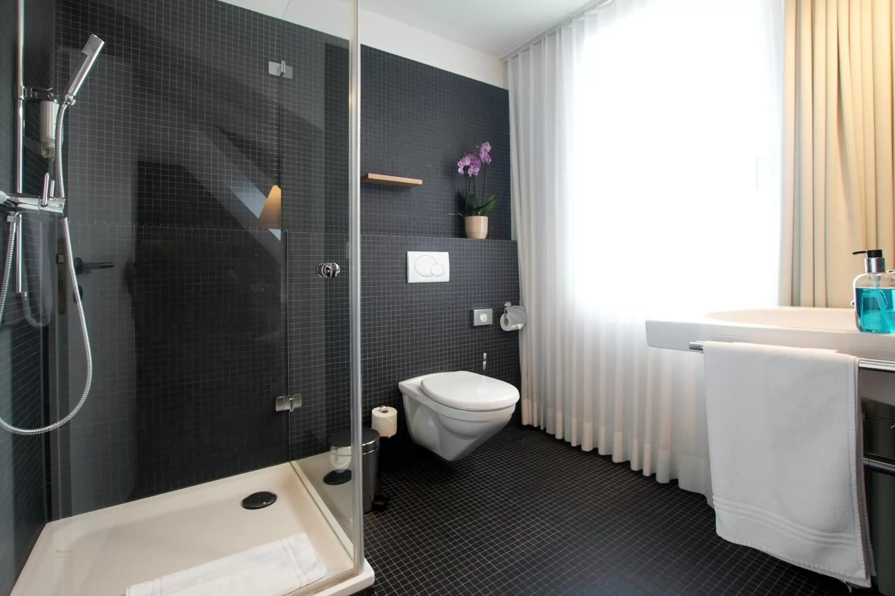 Bathroom in Hotel-Restaurant Löwen