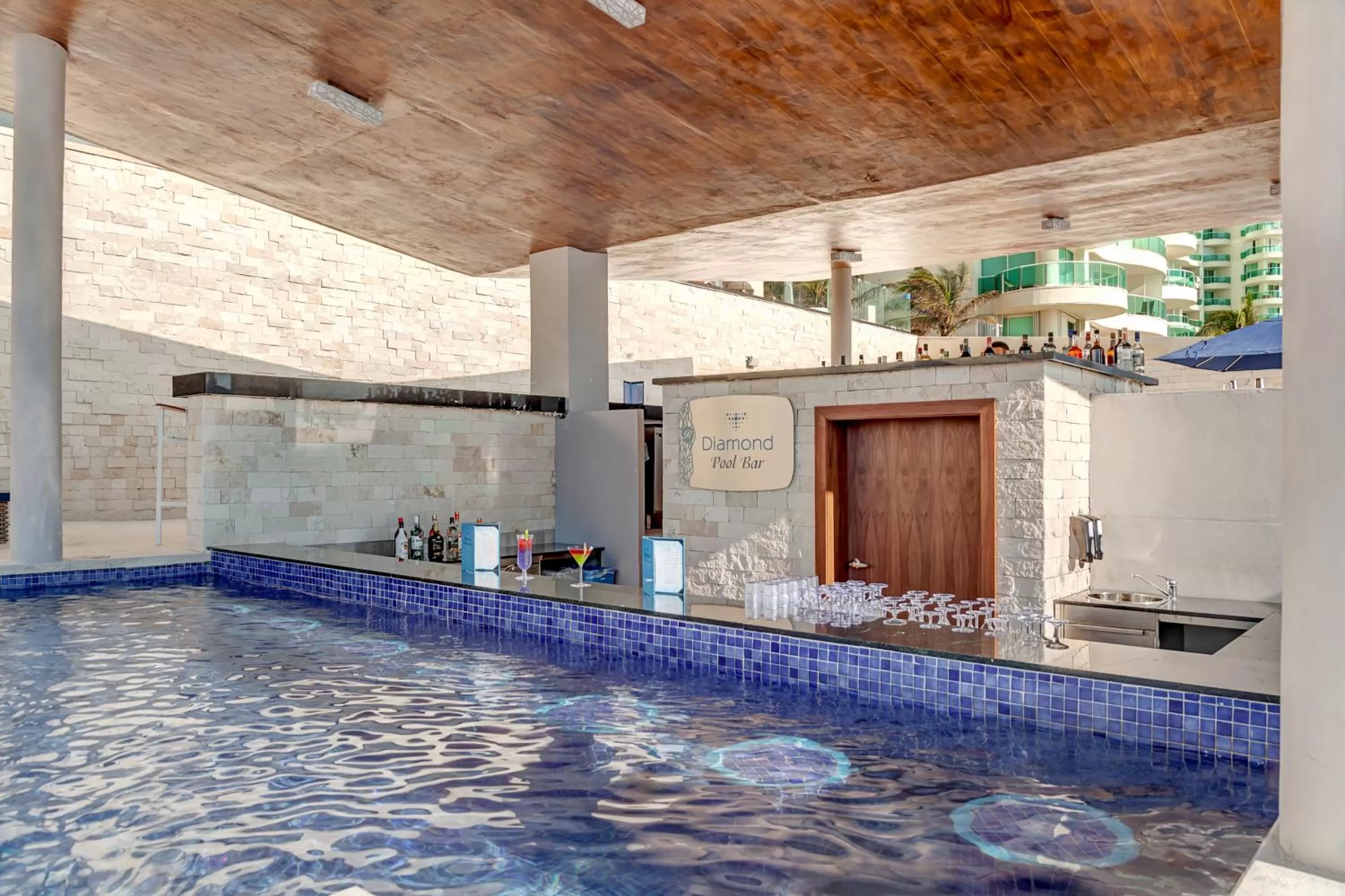 Lounge or bar in Royalton CHIC Cancun, An Autograph Collection All-Inclusive Resort - Adults Only