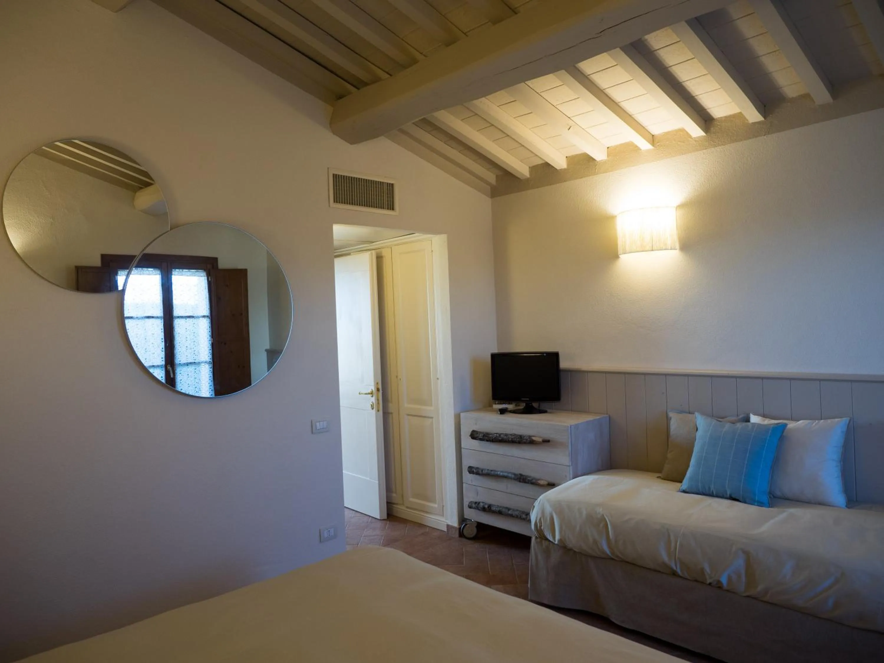 Photo of the whole room, Bed in Resort Casale Le Torri