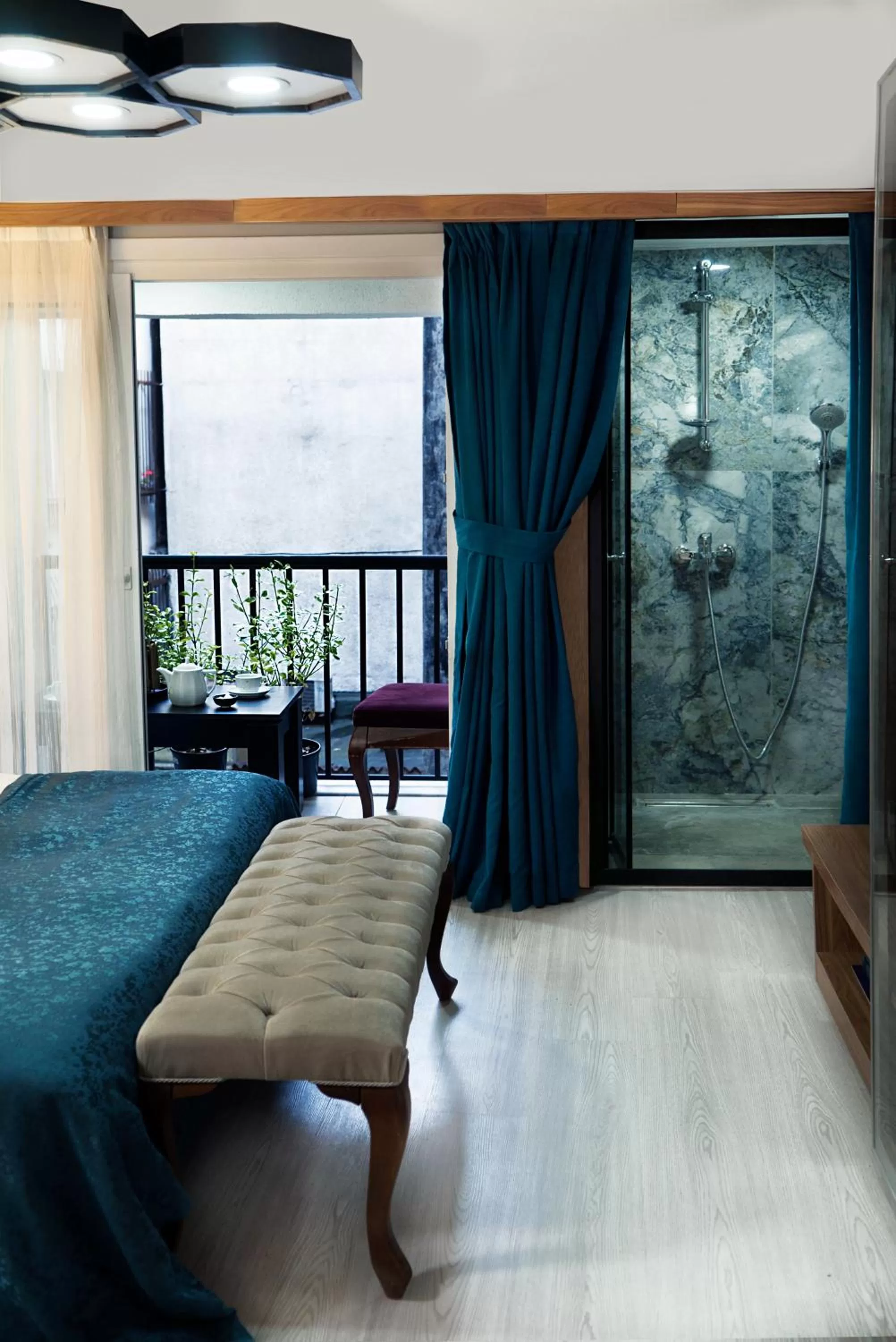 Shower, Bed in Taksim Yazıcı Residence