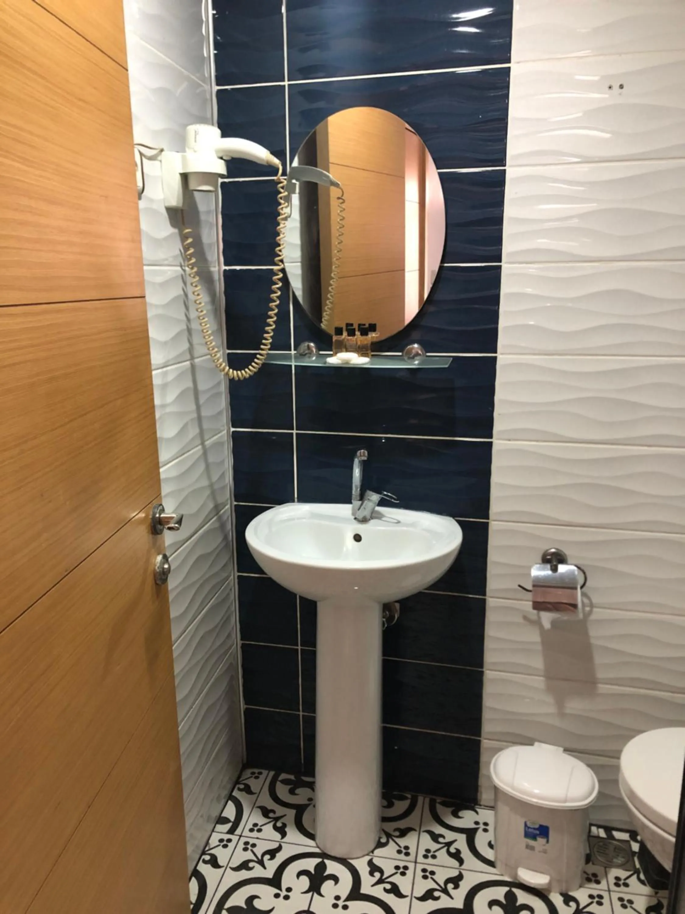 Shower in Reydel Hotel