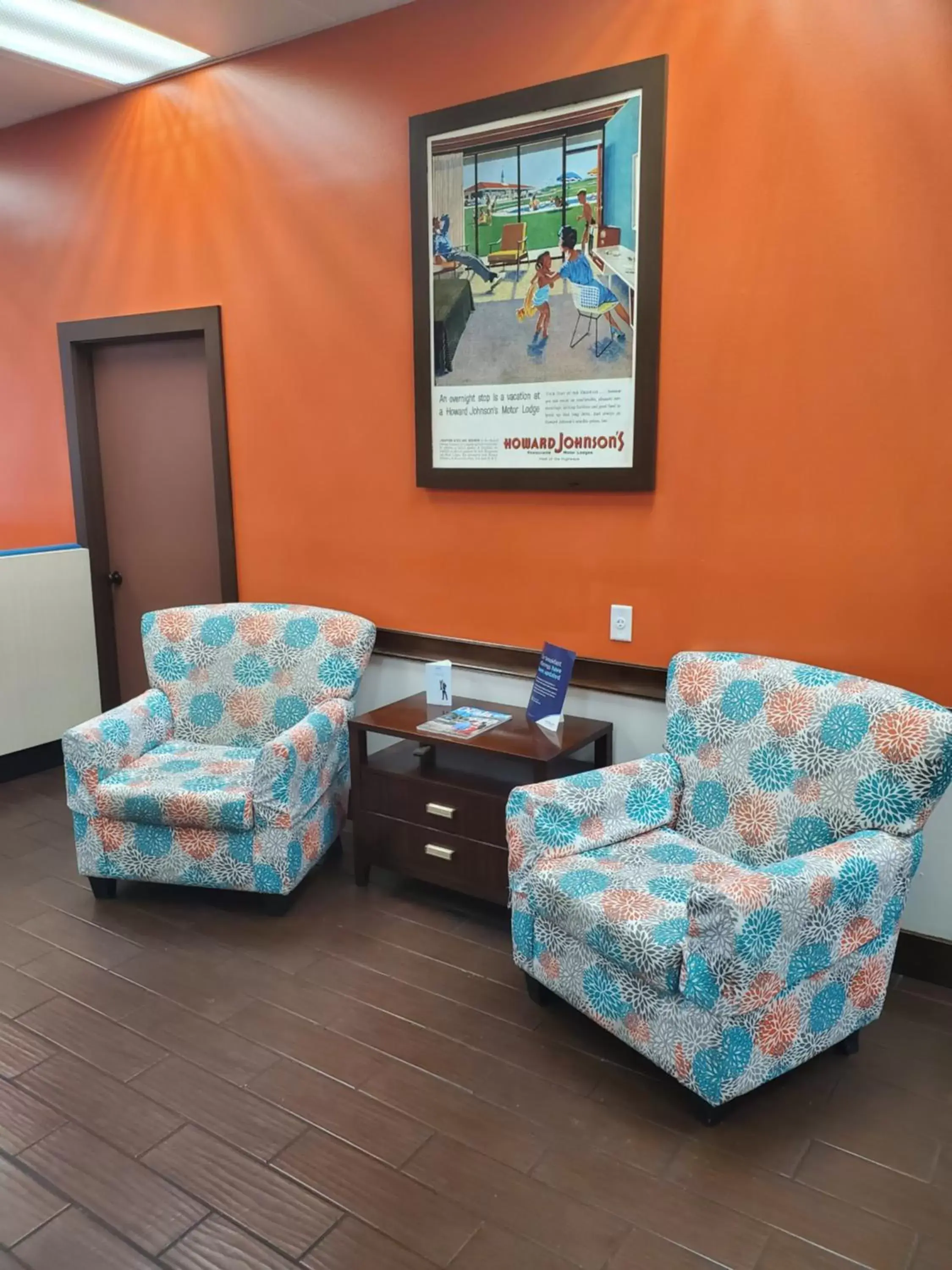 Lobby or reception, Seating Area in Howard Johnson by Wyndham Ocala FL