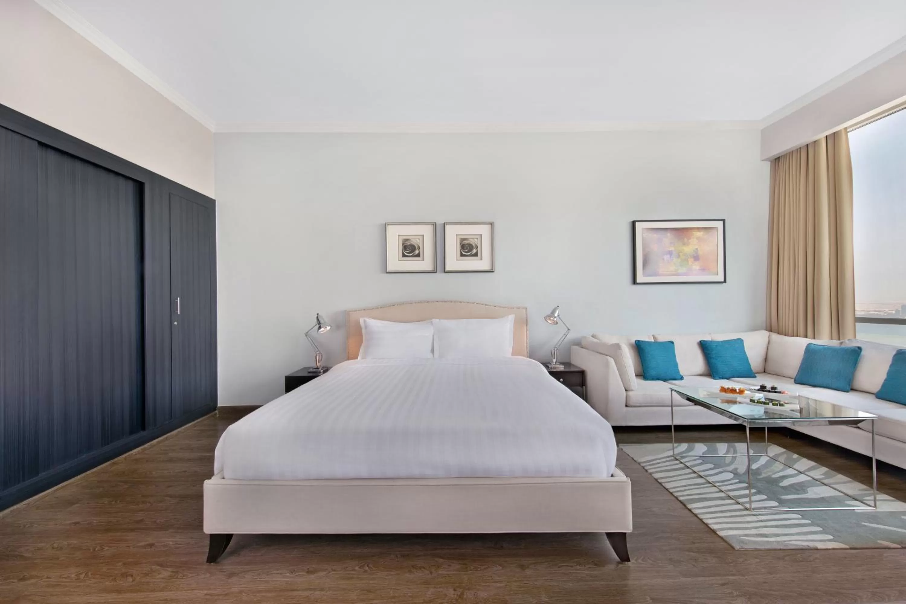 Bed in Ezdan Hotel West Bay