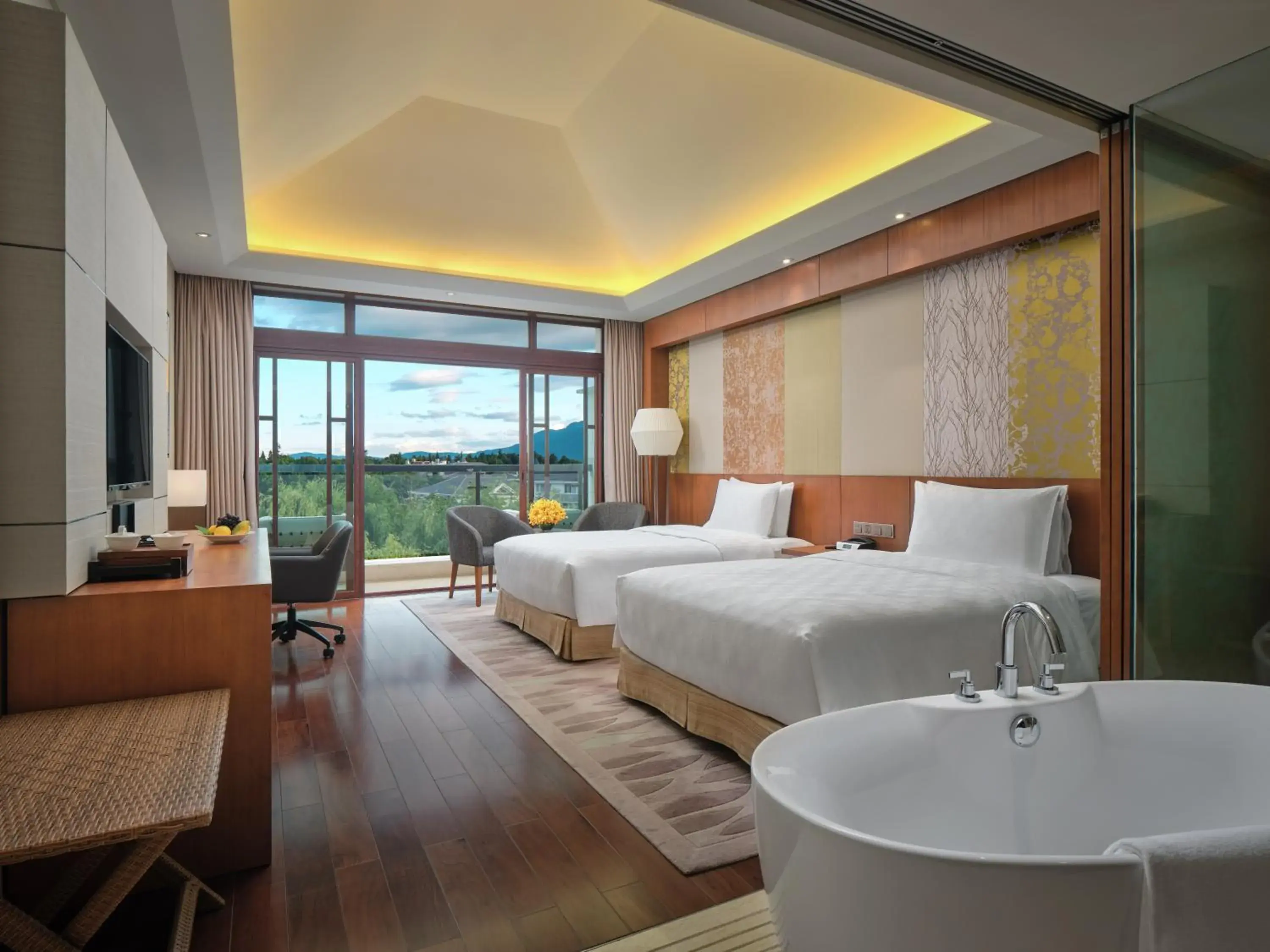 HUALUXE Hotels & Resorts Kunming, an IHG Hotel