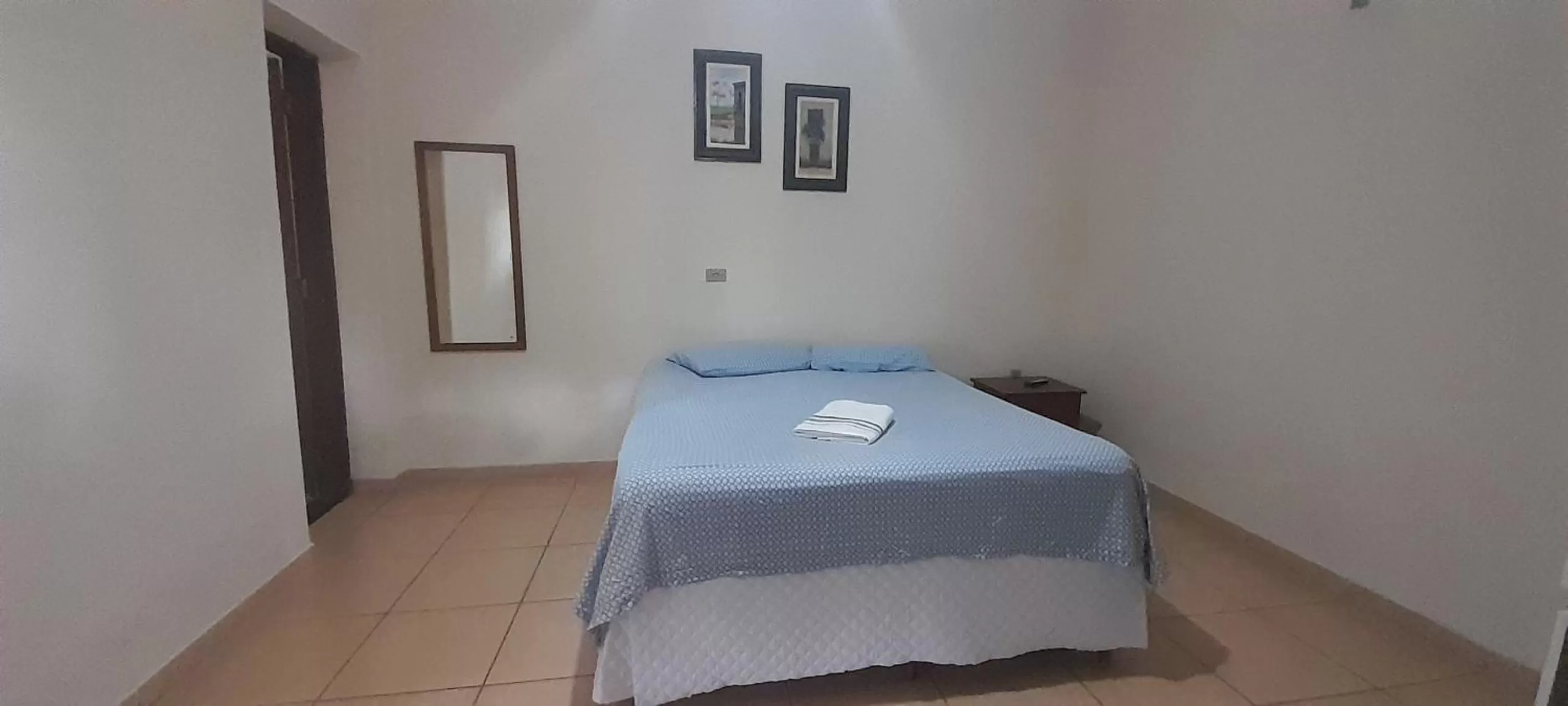 Bed in Suits - Canto do sabia