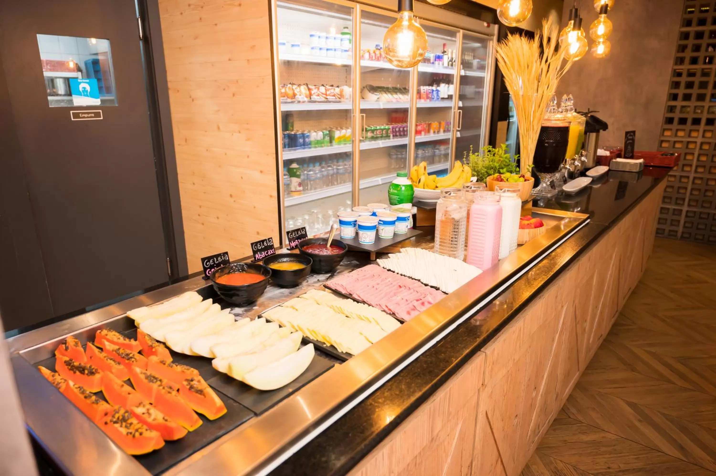 Restaurant/places to eat in ibis Ribeirao Preto Shopping