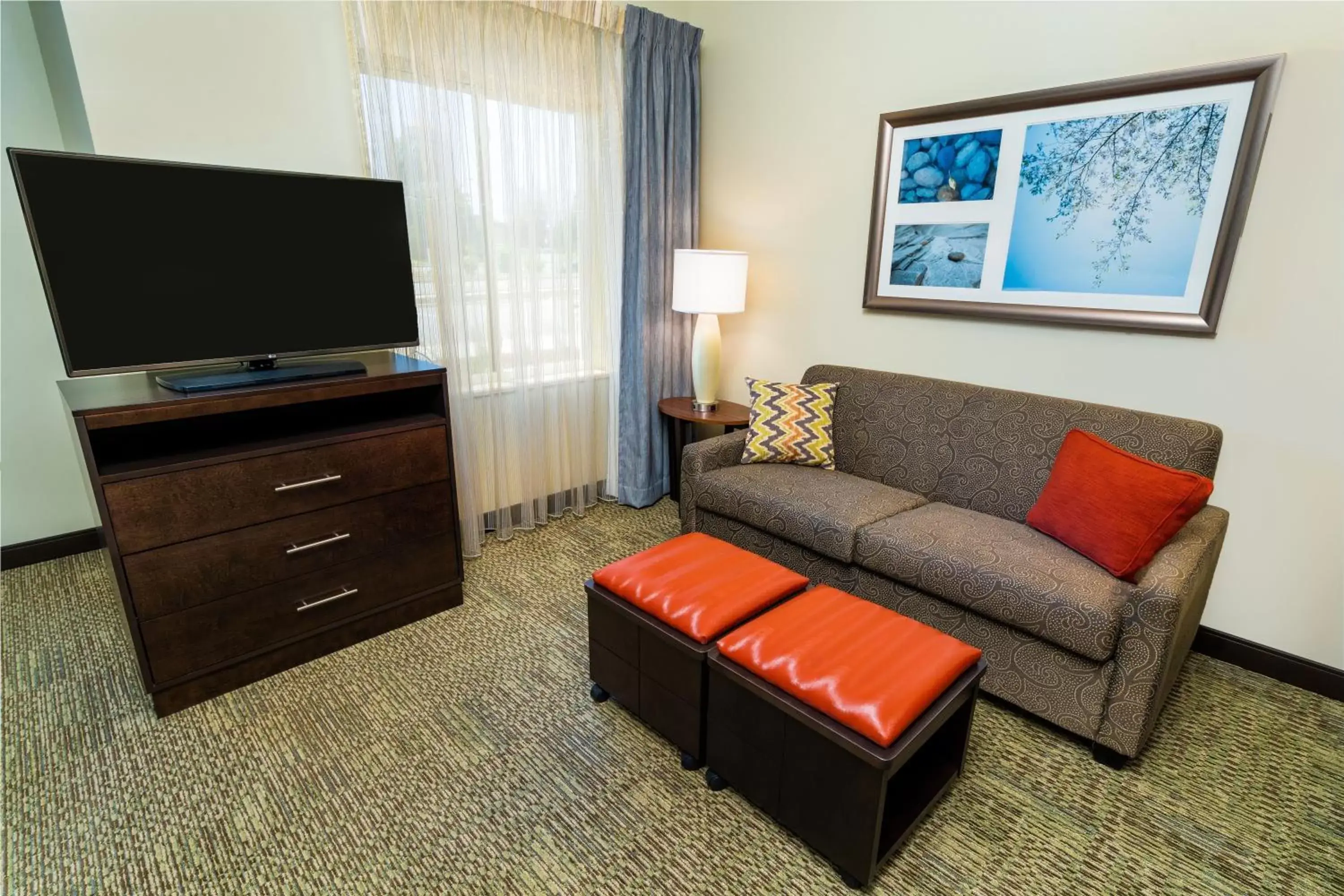 Photo of the whole room, Seating Area in Staybridge Suites - Newark - Fremont, an IHG Hotel