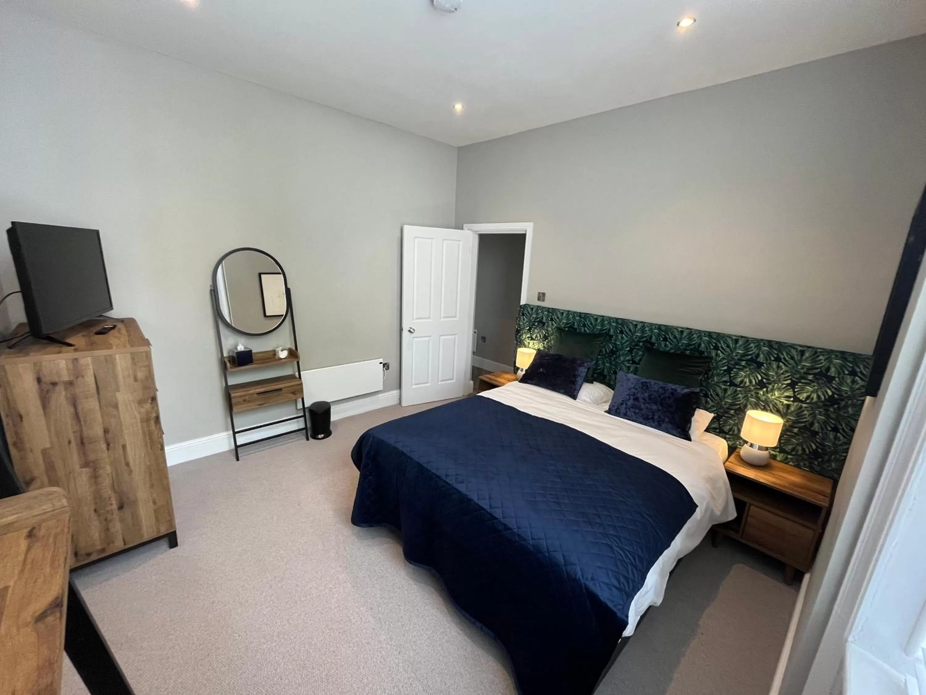 Bed in Crown and Cushion Appleby