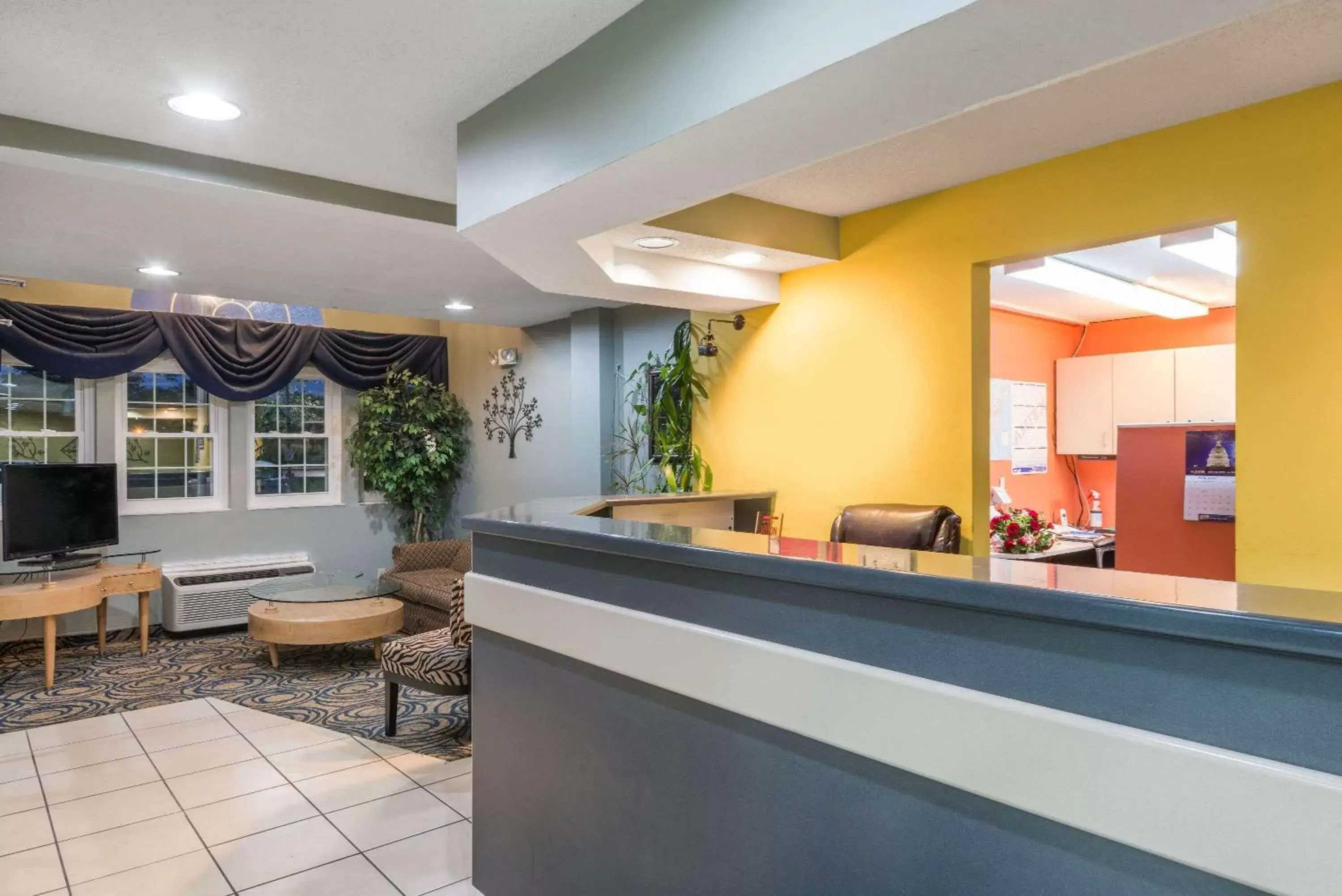 Lobby or reception, Lobby/Reception in Microtel Inn & Suites by Wyndham Riverside