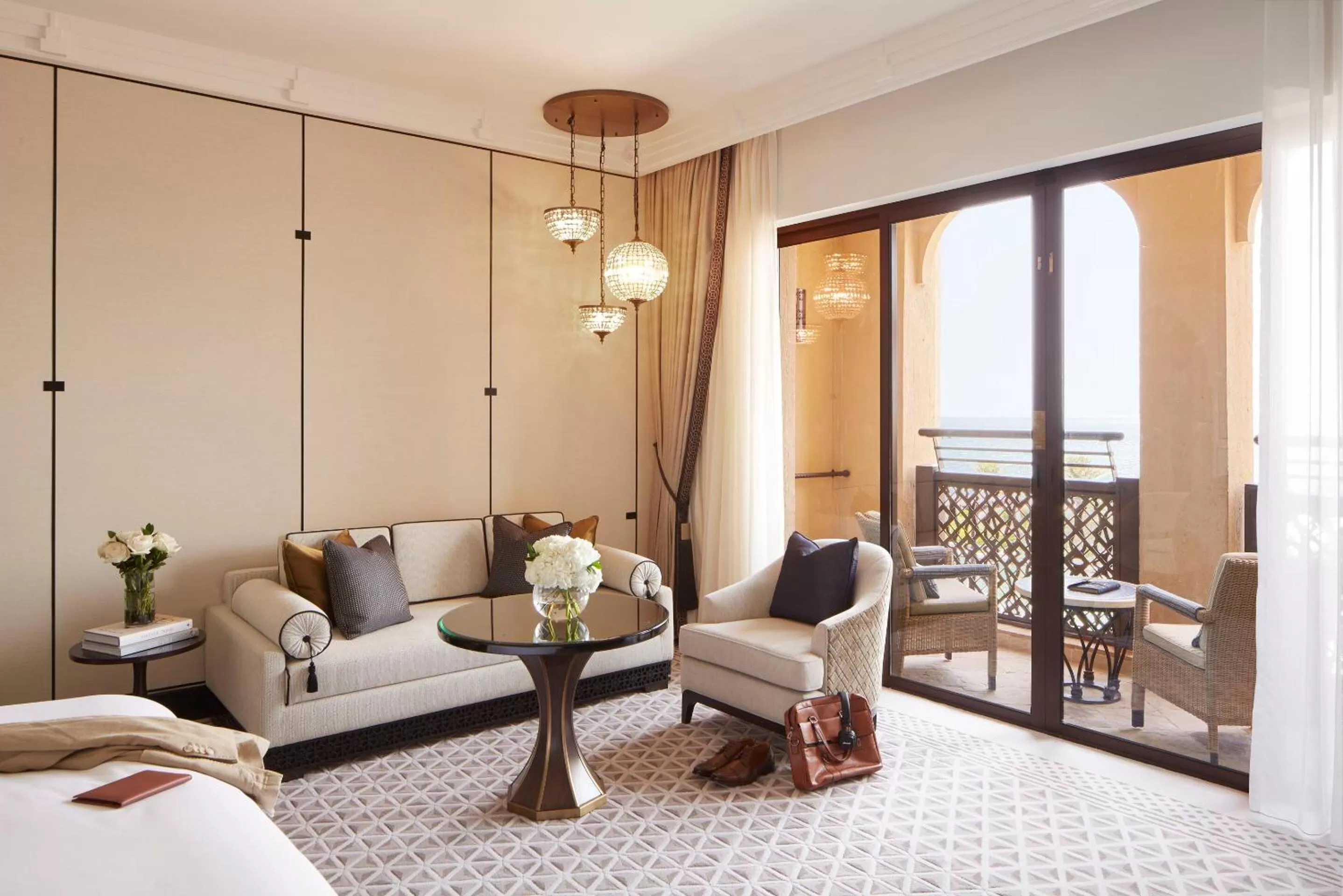 Living room, Bed in Jumeirah Mina Al Salam Dubai