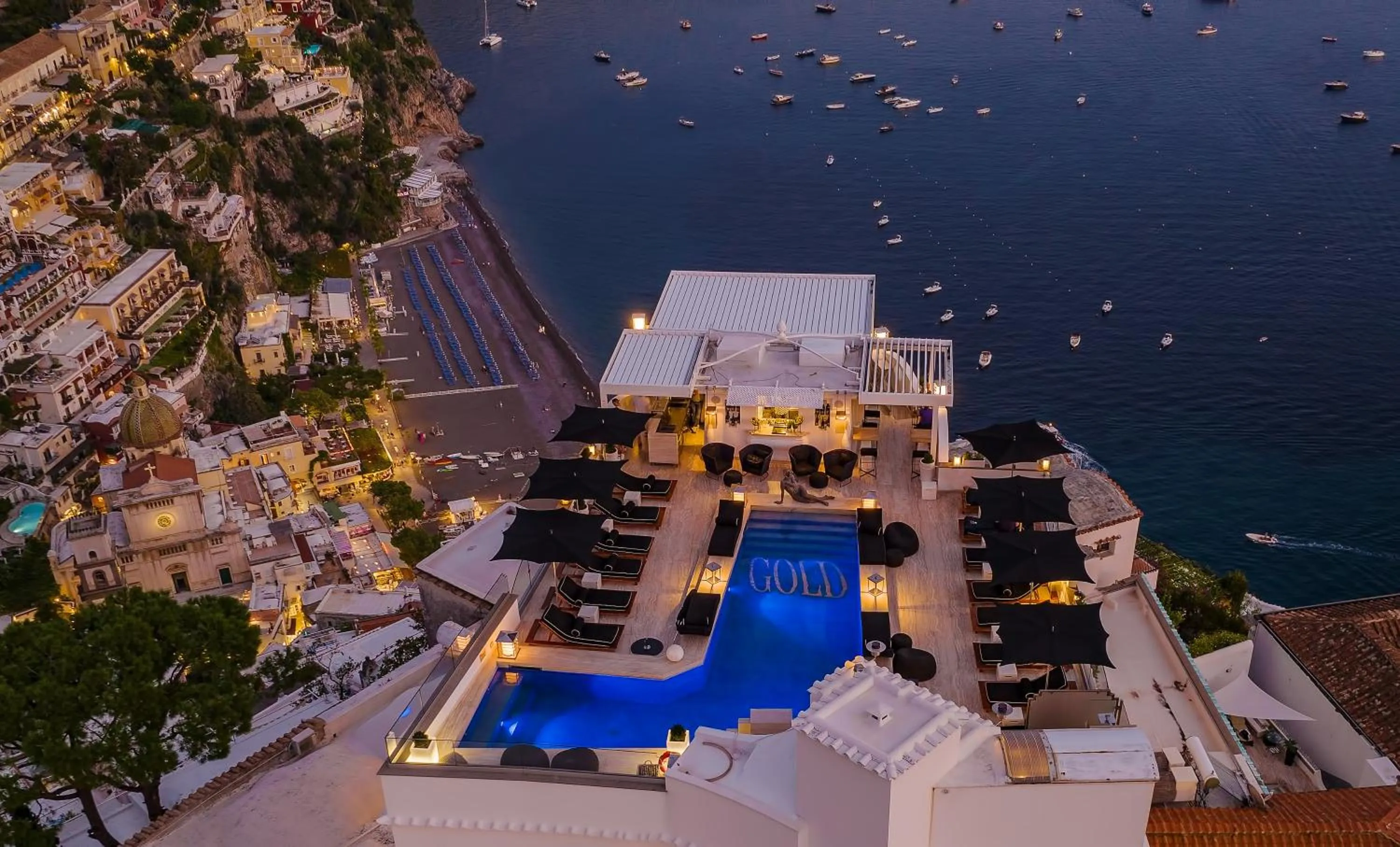 Property building in Hotel Villa Franca