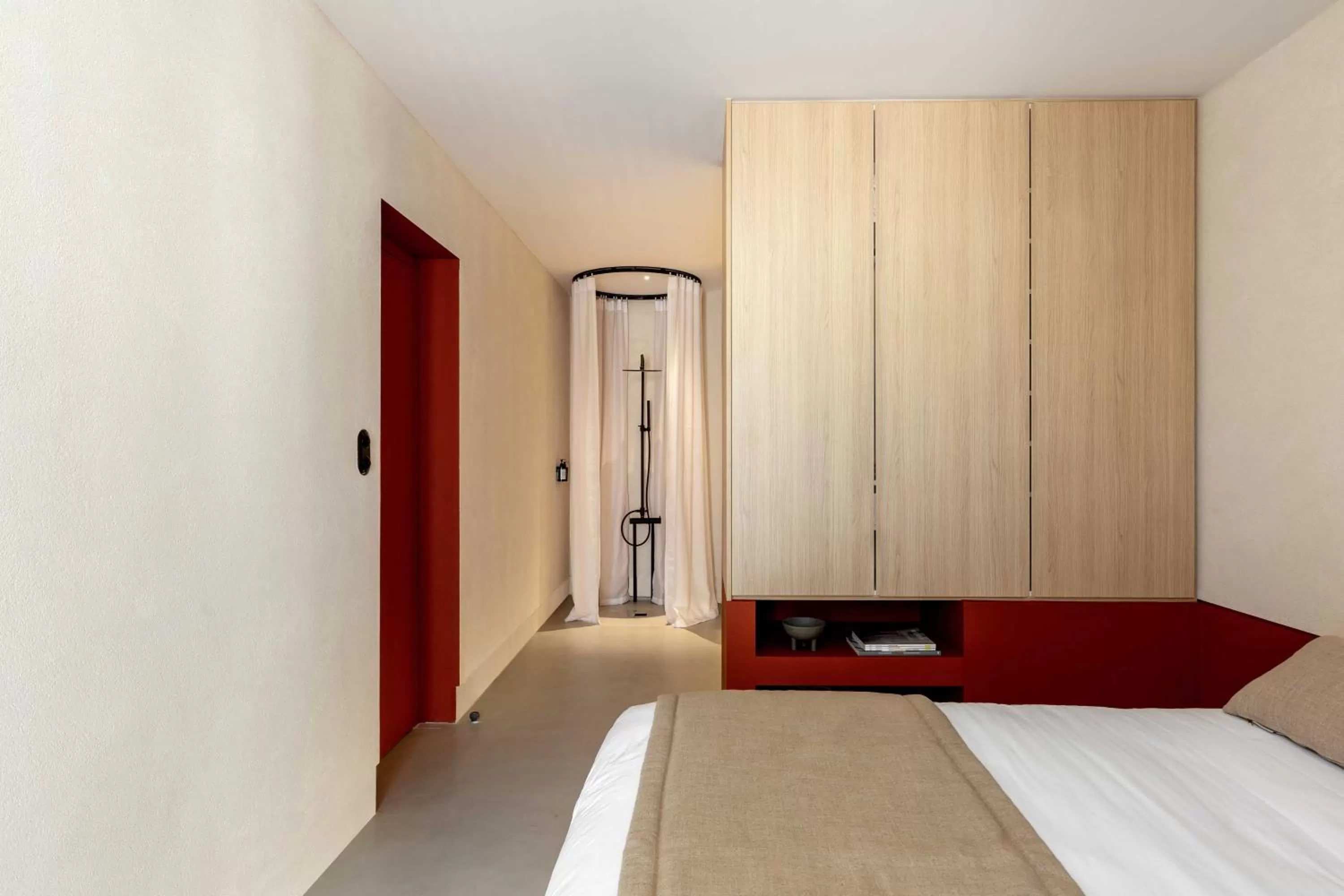 Bed in The Newel Psychiko