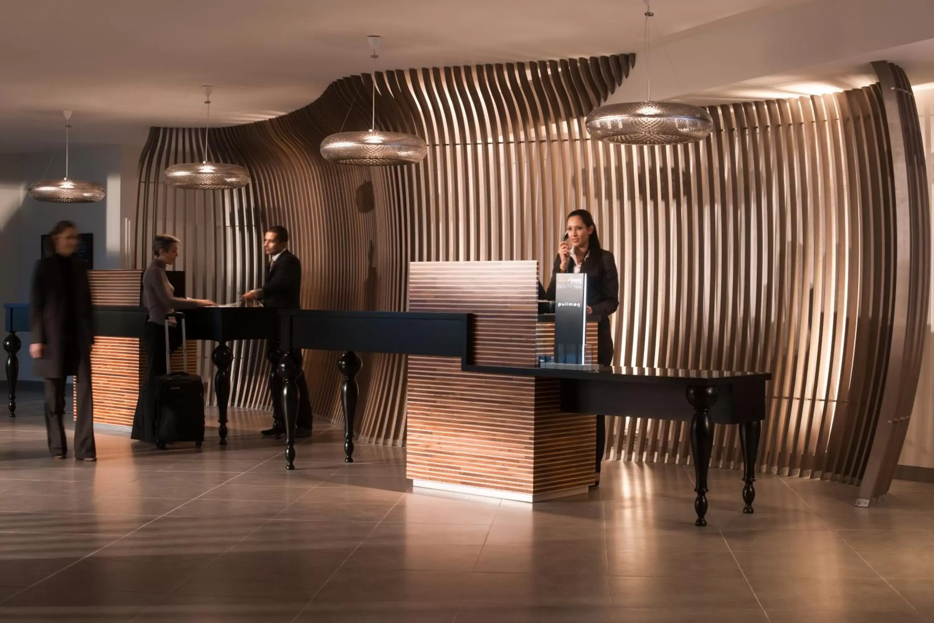 Lobby or reception in Mercure Paris CDG Airport & Convention
