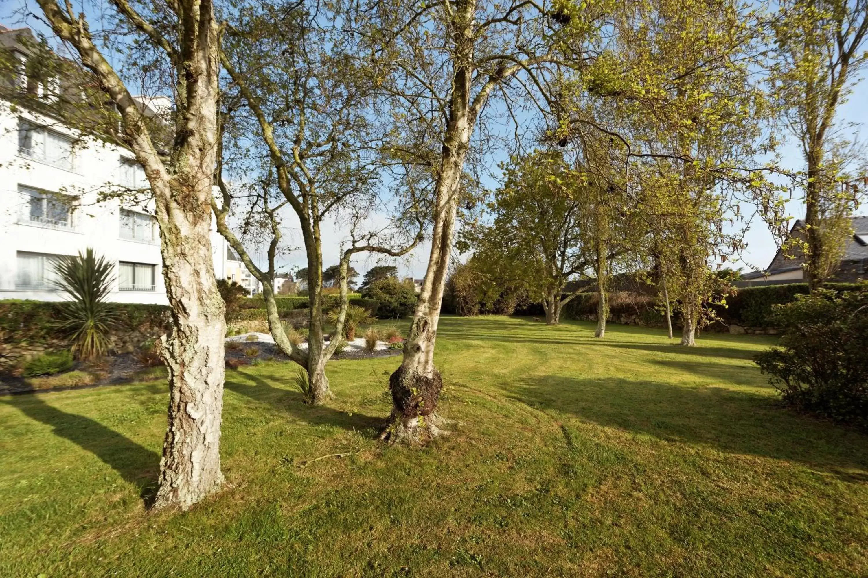 Natural landscape, Garden in The Originals City, Hôtel Armen Le Triton, Roscoff (Inter-Hotel)