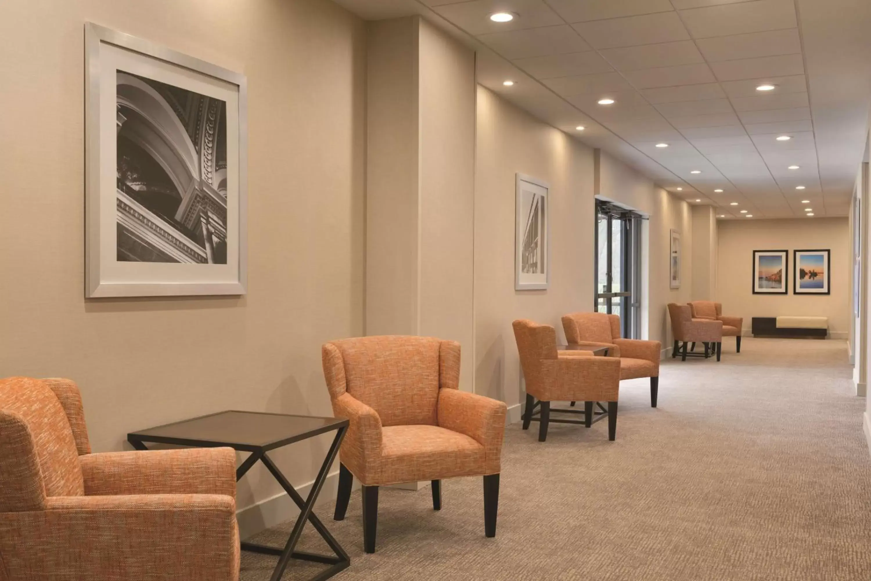 Meeting/conference room, Seating Area in Embassy Suites by Hilton Milwaukee Brookfield