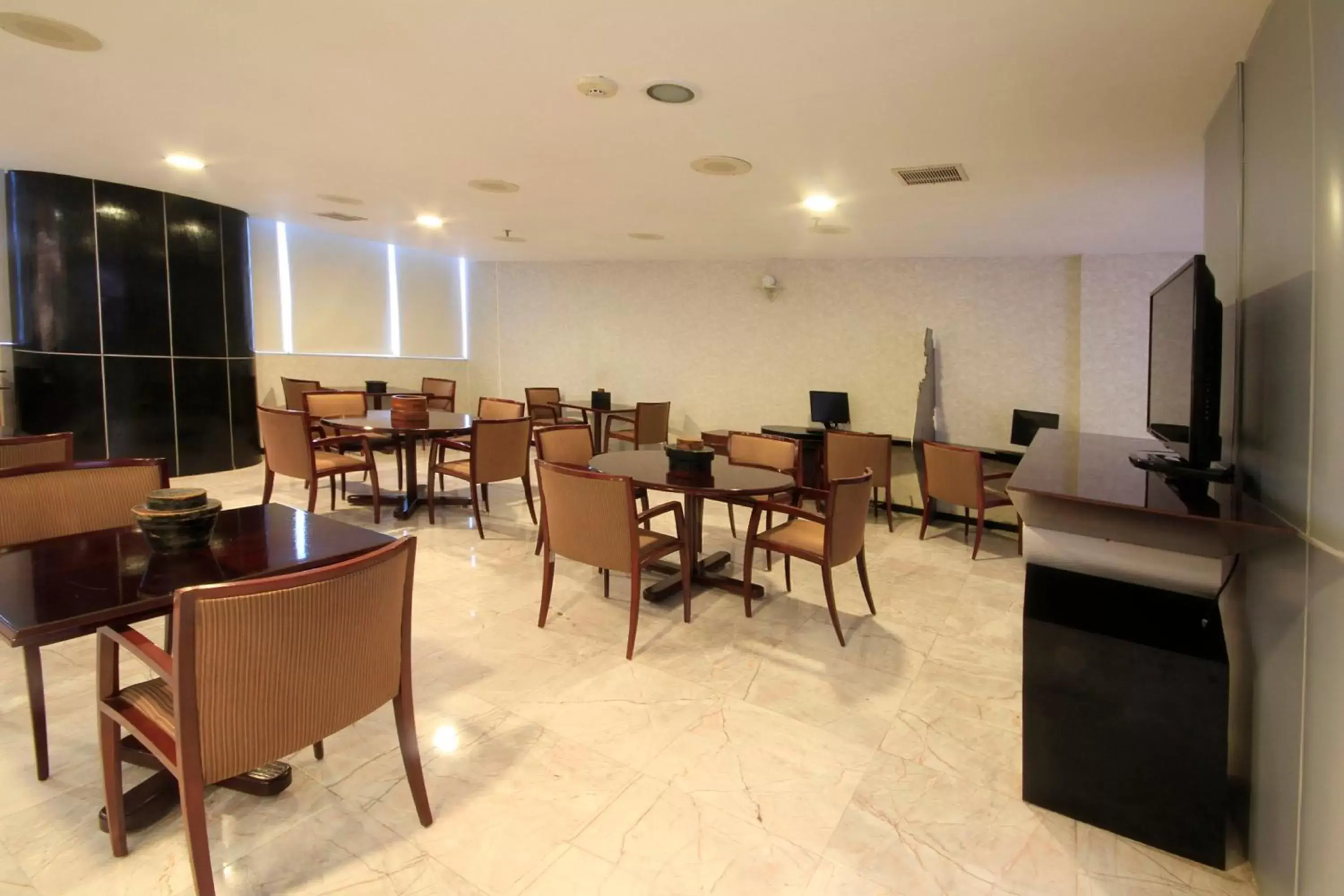 Other, Restaurant/Places to Eat in Holiday Inn Monterrey-Parque Fundidora, an IHG Hotel