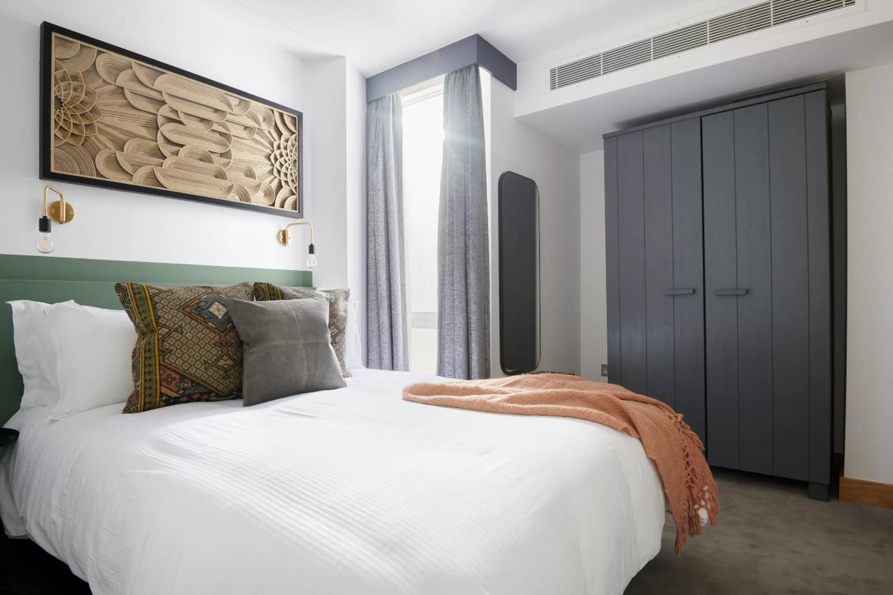 Bed in Sonder Edgware Road