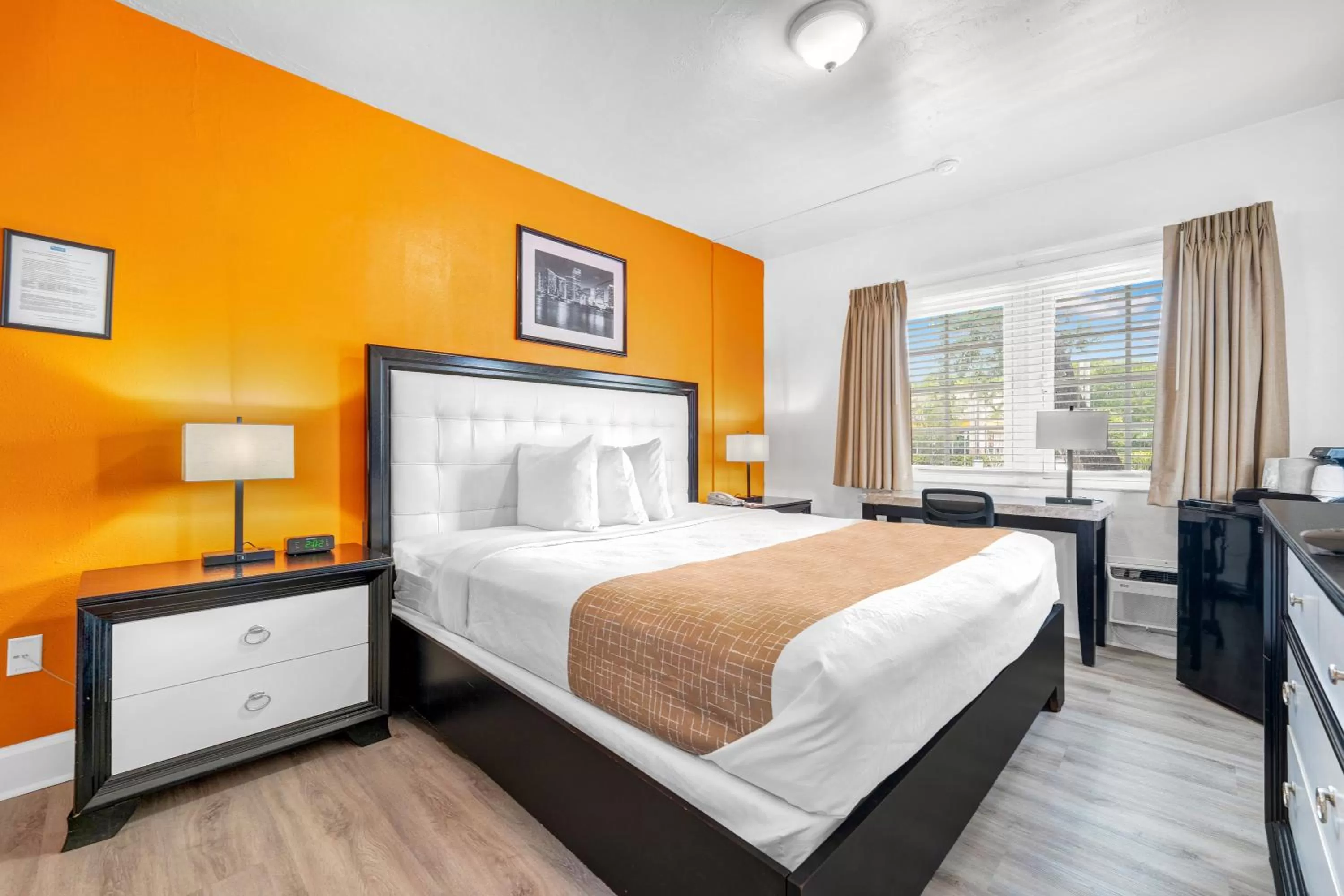 Photo of the whole room, Bed in Travelodge by Wyndham Miami Biscayne Bay