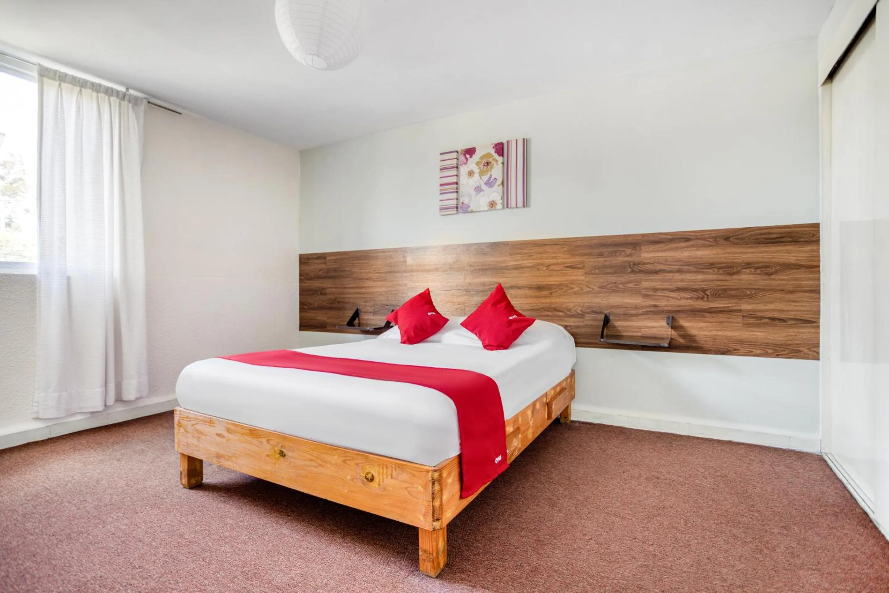 Photo of the whole room, Bed in Hotel Suites Puebla