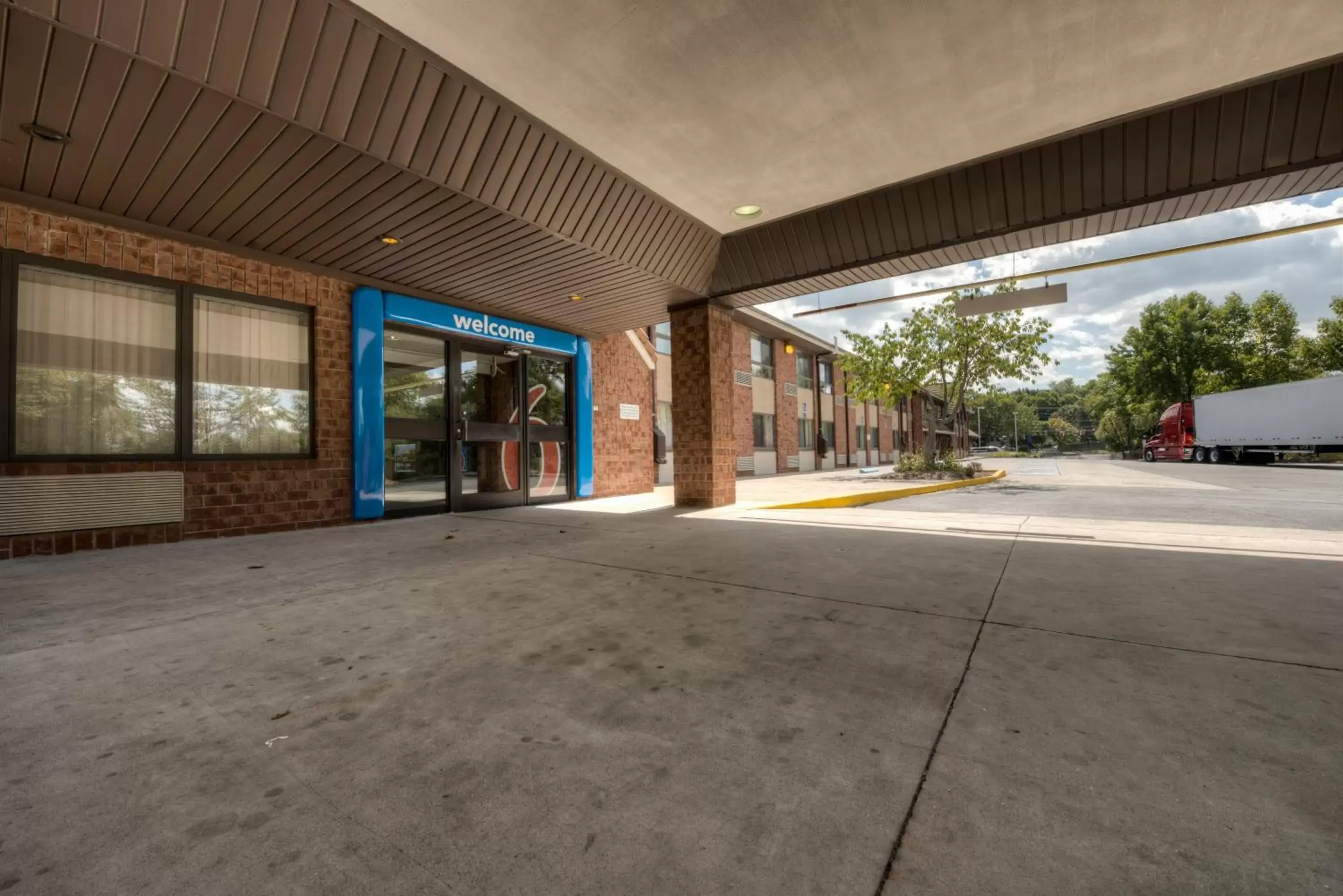 Facade/entrance in Motel 6-Branford, CT - New Haven