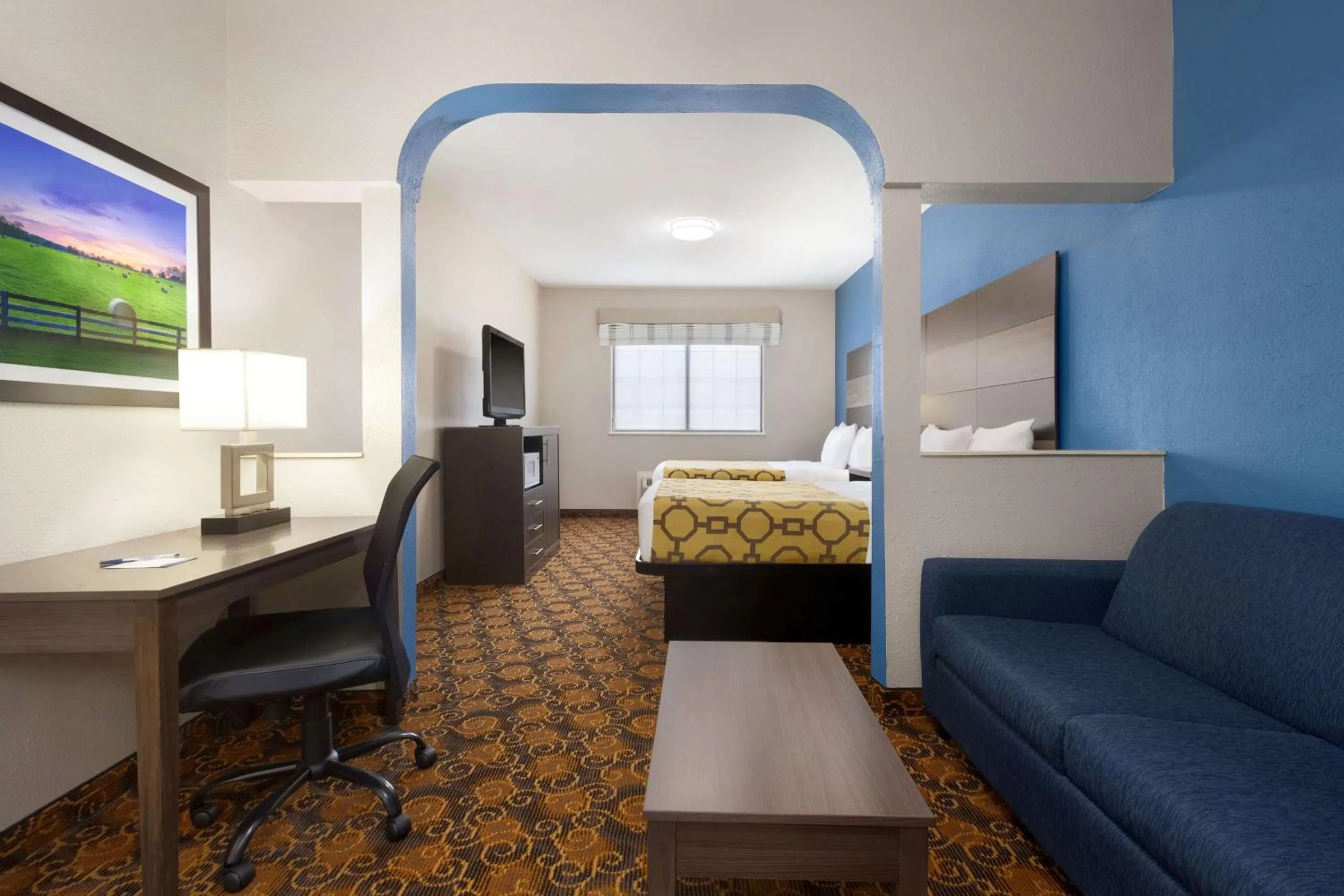 Photo of the whole room, Bed in Baymont by Wyndham Winchester