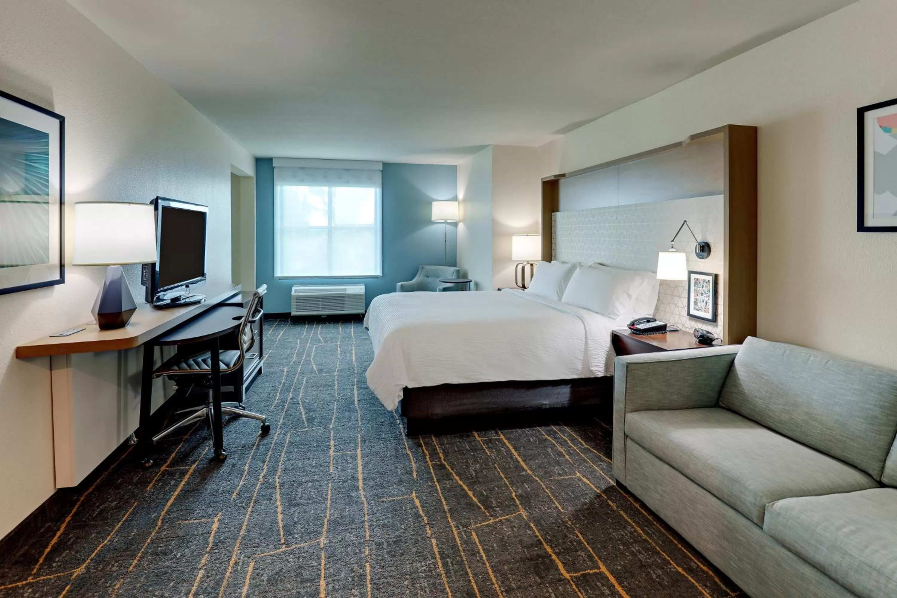 Photo of the whole room, Bed in Holiday Inn Mobile Airport by IHG