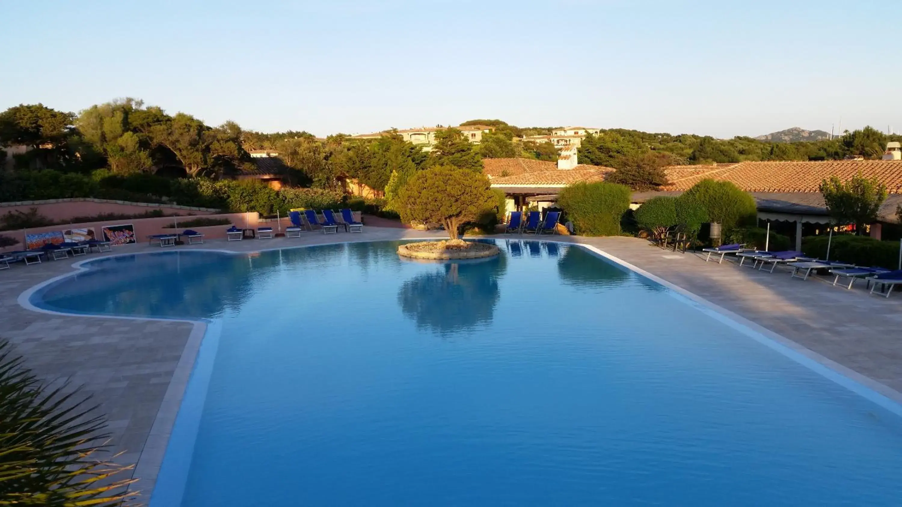 Swimming Pool in Colonna Hotel Country & Sporting