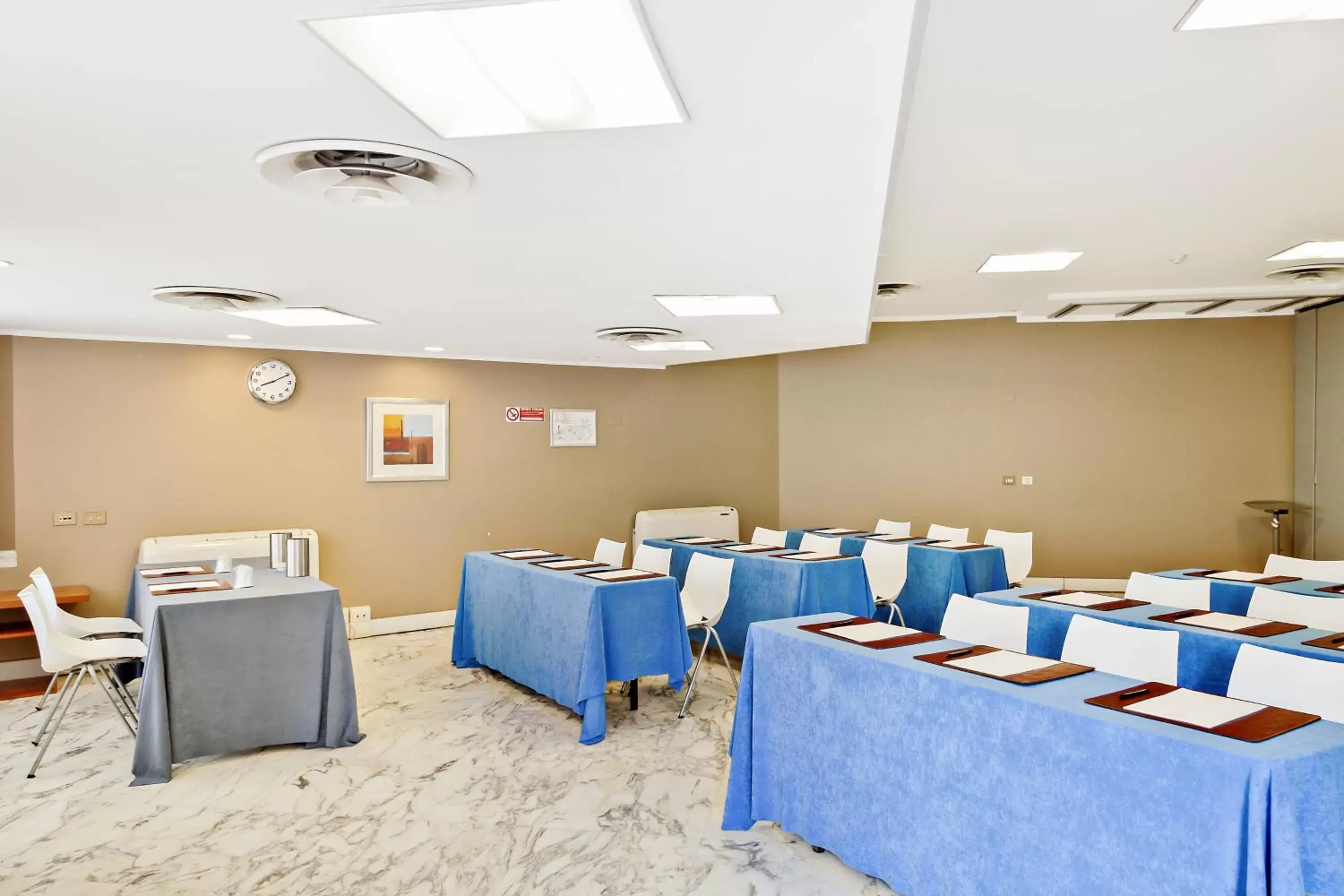 Meeting/conference room, Restaurant/Places to Eat in Italiana Hotels Florence