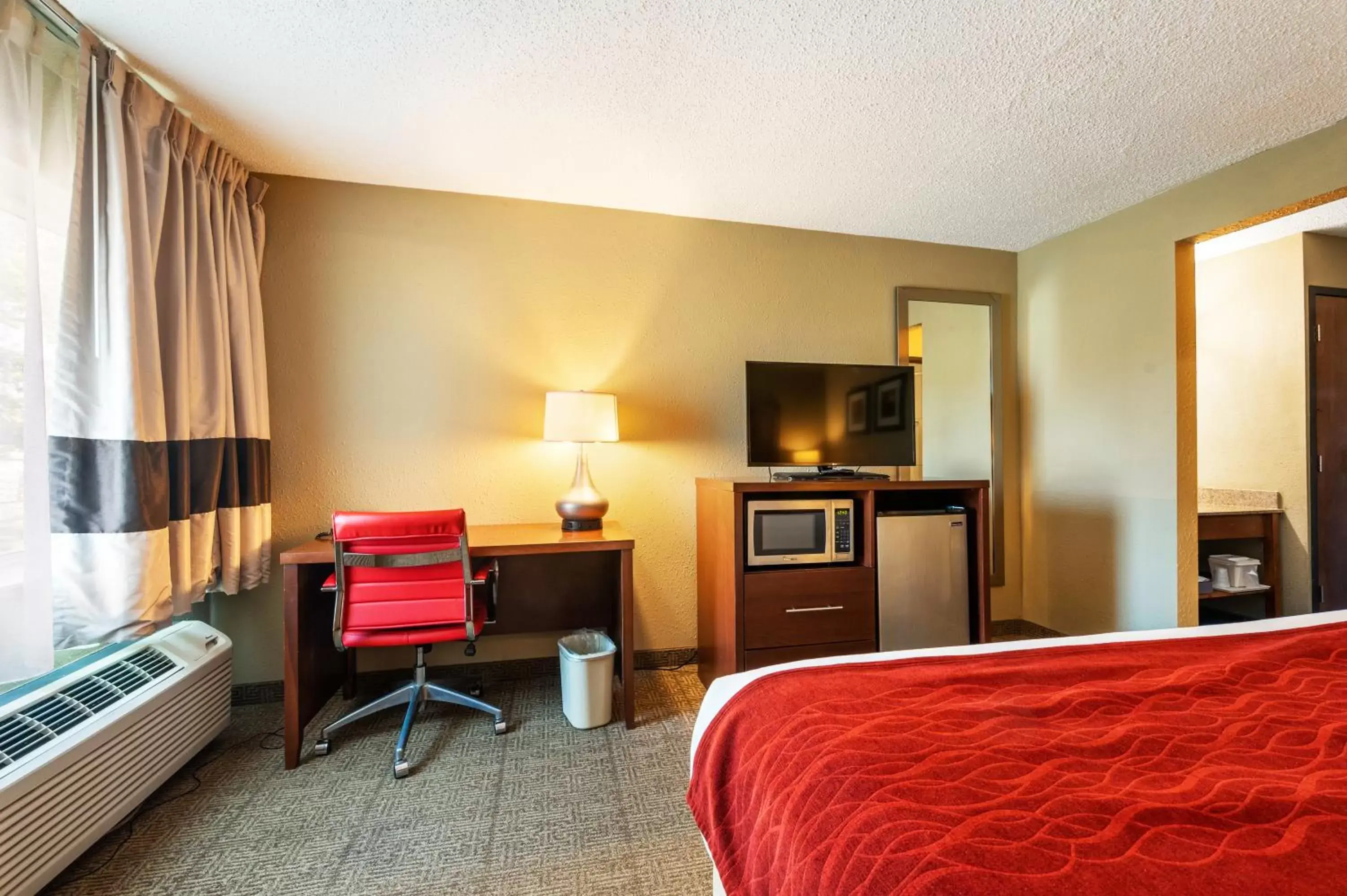 TV/Entertainment Center in Comfort Inn Mayfield Heights Cleveland East