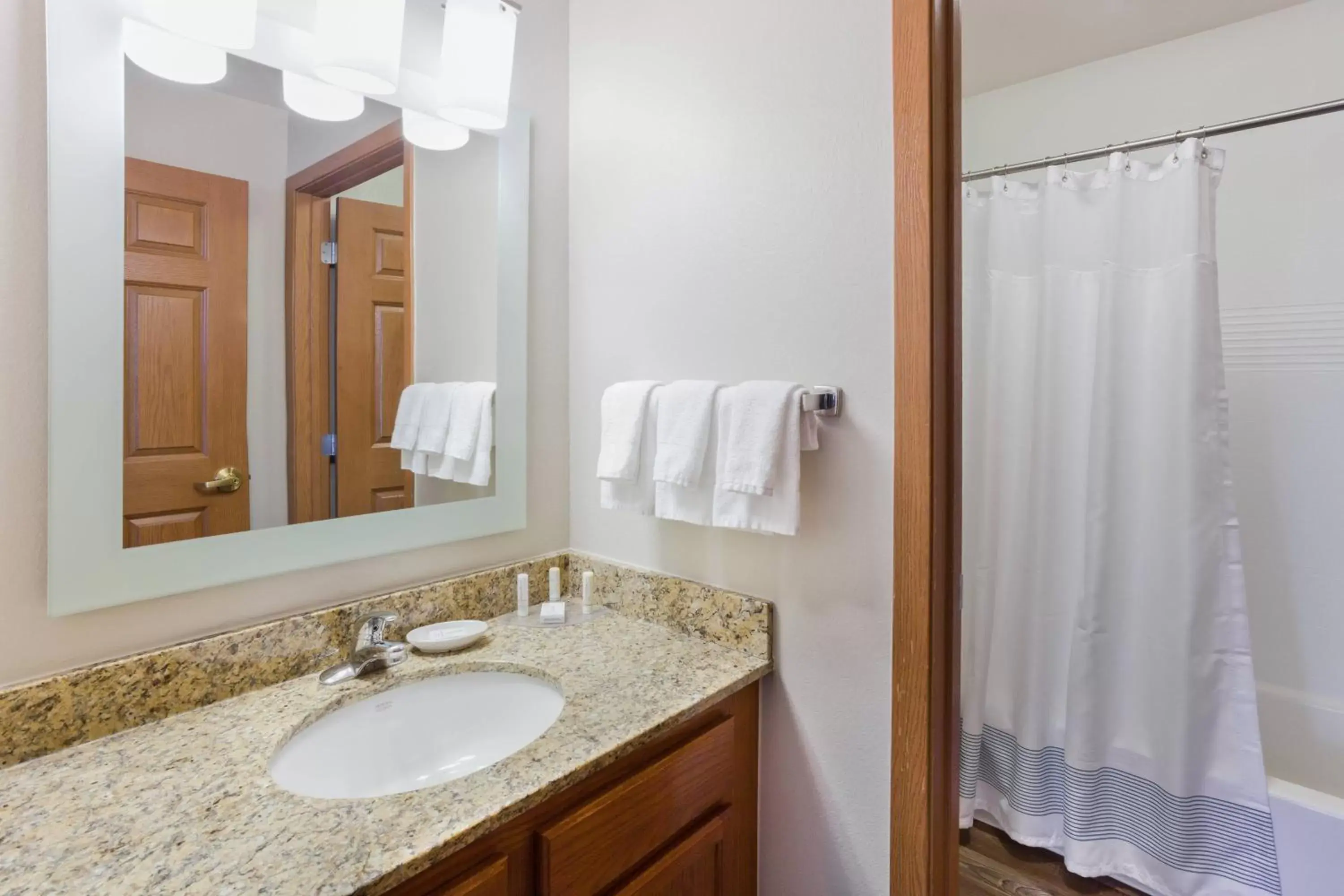 Bathroom in TownePlace Suites Minneapolis West/St. Louis Park