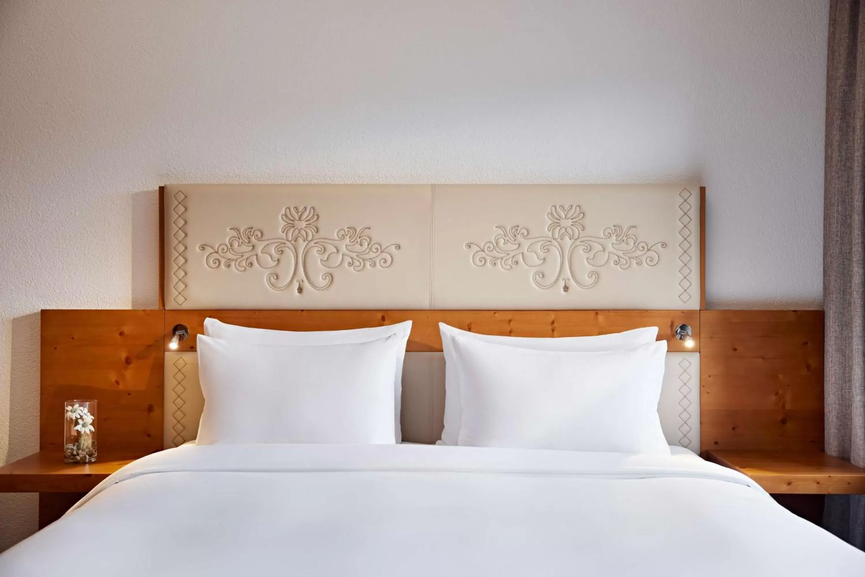 Bedroom, Bed in Lindner Hotel Oberstaufen Parkhotel, part of JdV by Hyatt