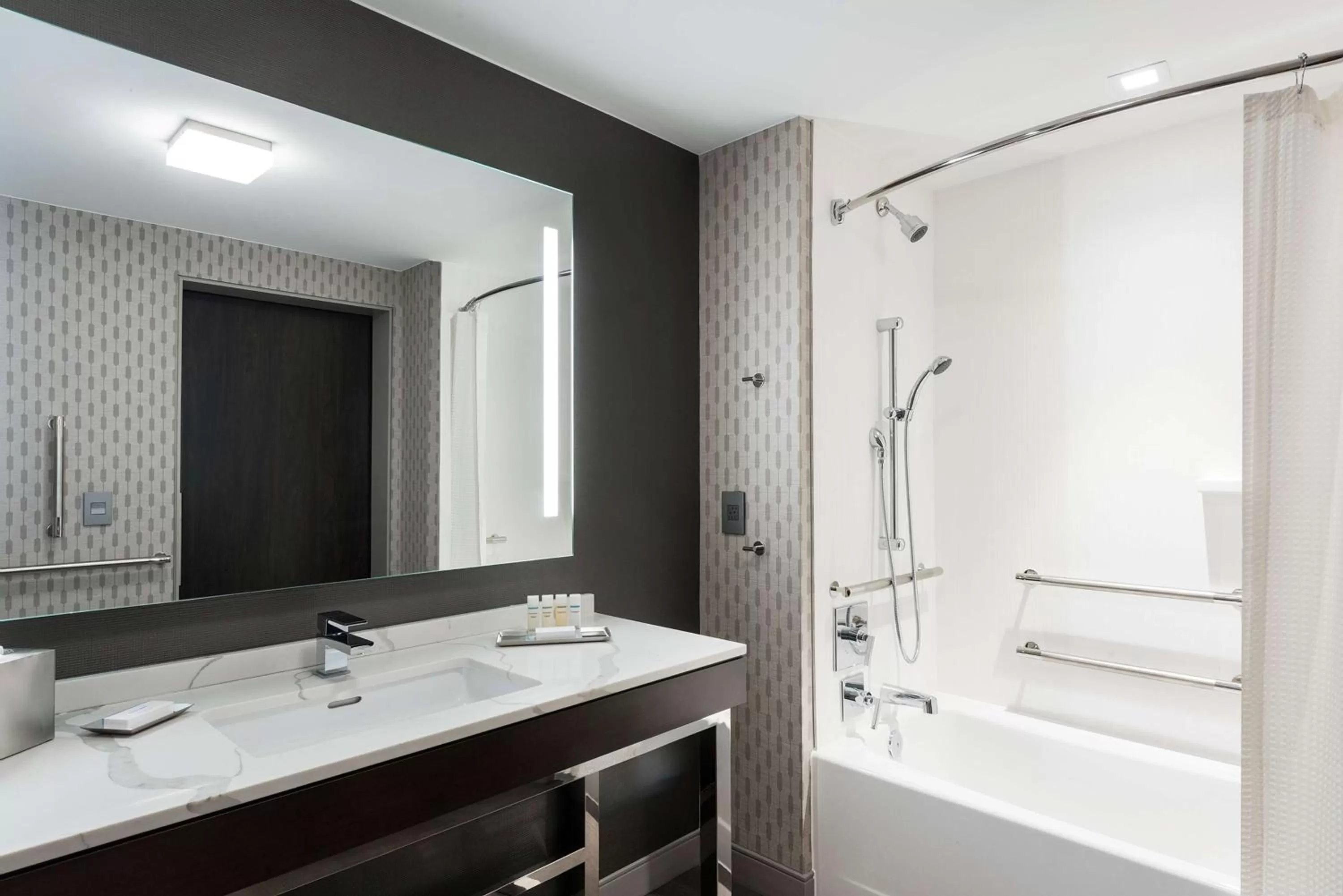 Bathroom in Hilton Garden Inn Hanover Lebanon