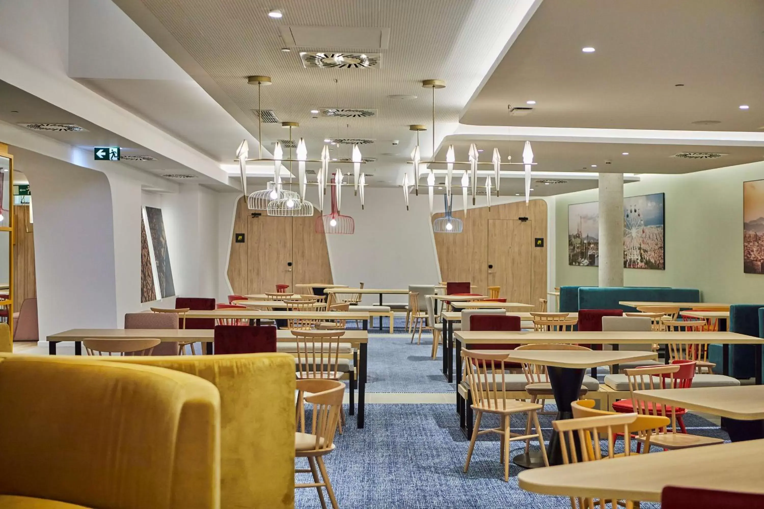 Breakfast, Restaurant/Places to Eat in Hampton By Hilton Barcelona Fira Gran Via