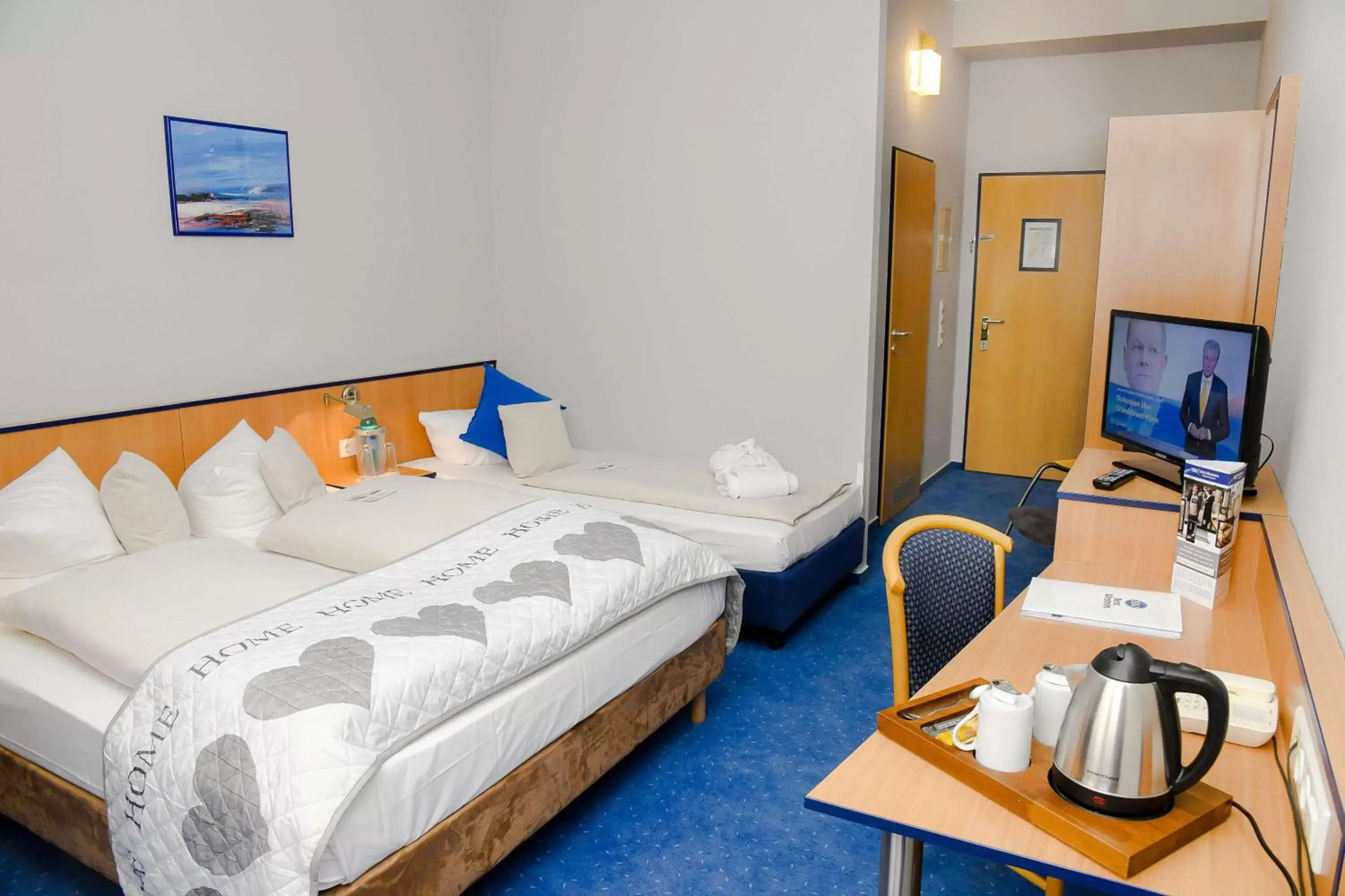 Photo of the whole room, Bed in Best Western Comfort Business Hotel Düsseldorf-Neuss