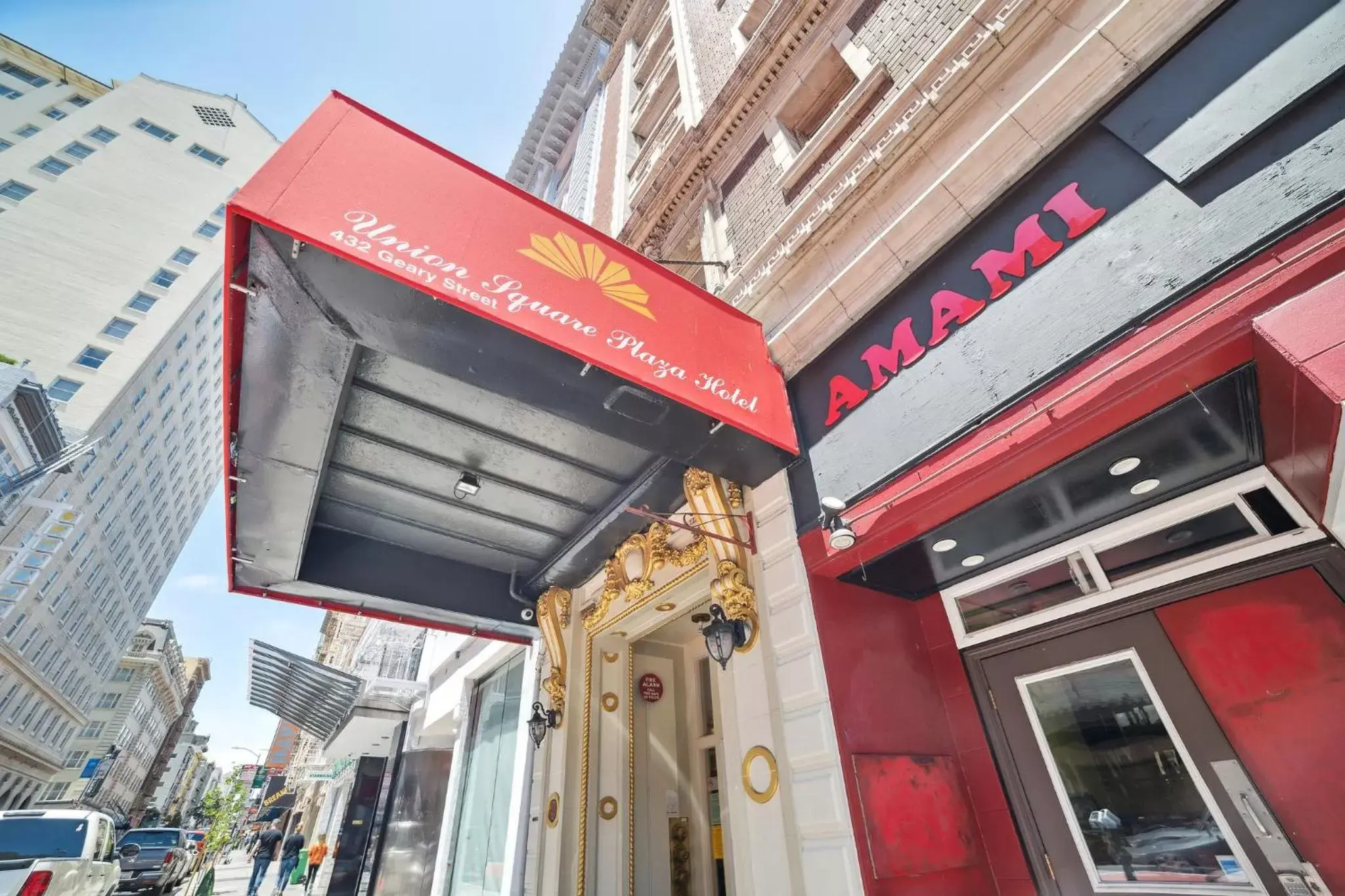 Facade/entrance in Union Square Plaza Hotel