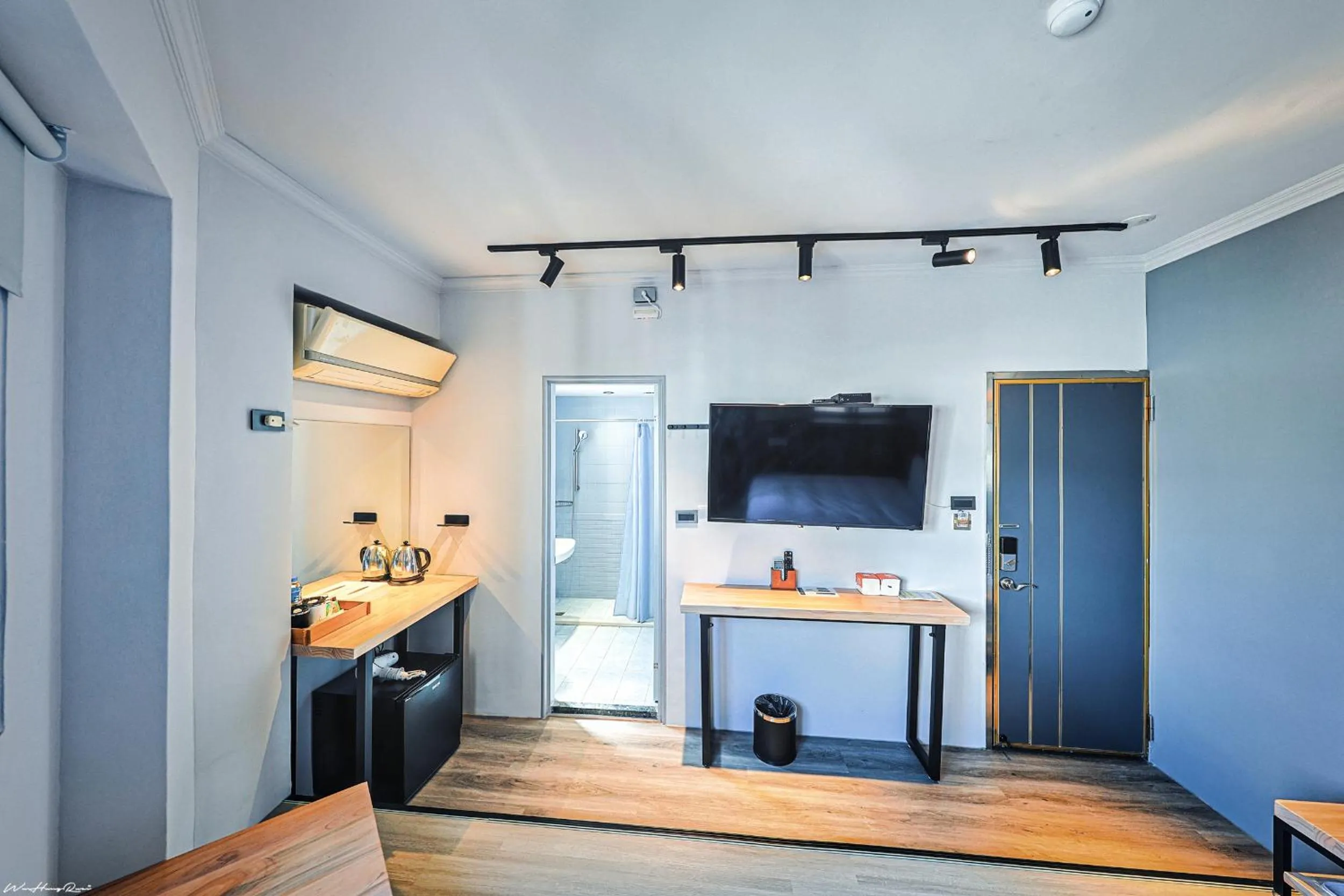 TV and multimedia in 亞馨文旅 近東大門夜市 有免費停車場 可自助入住