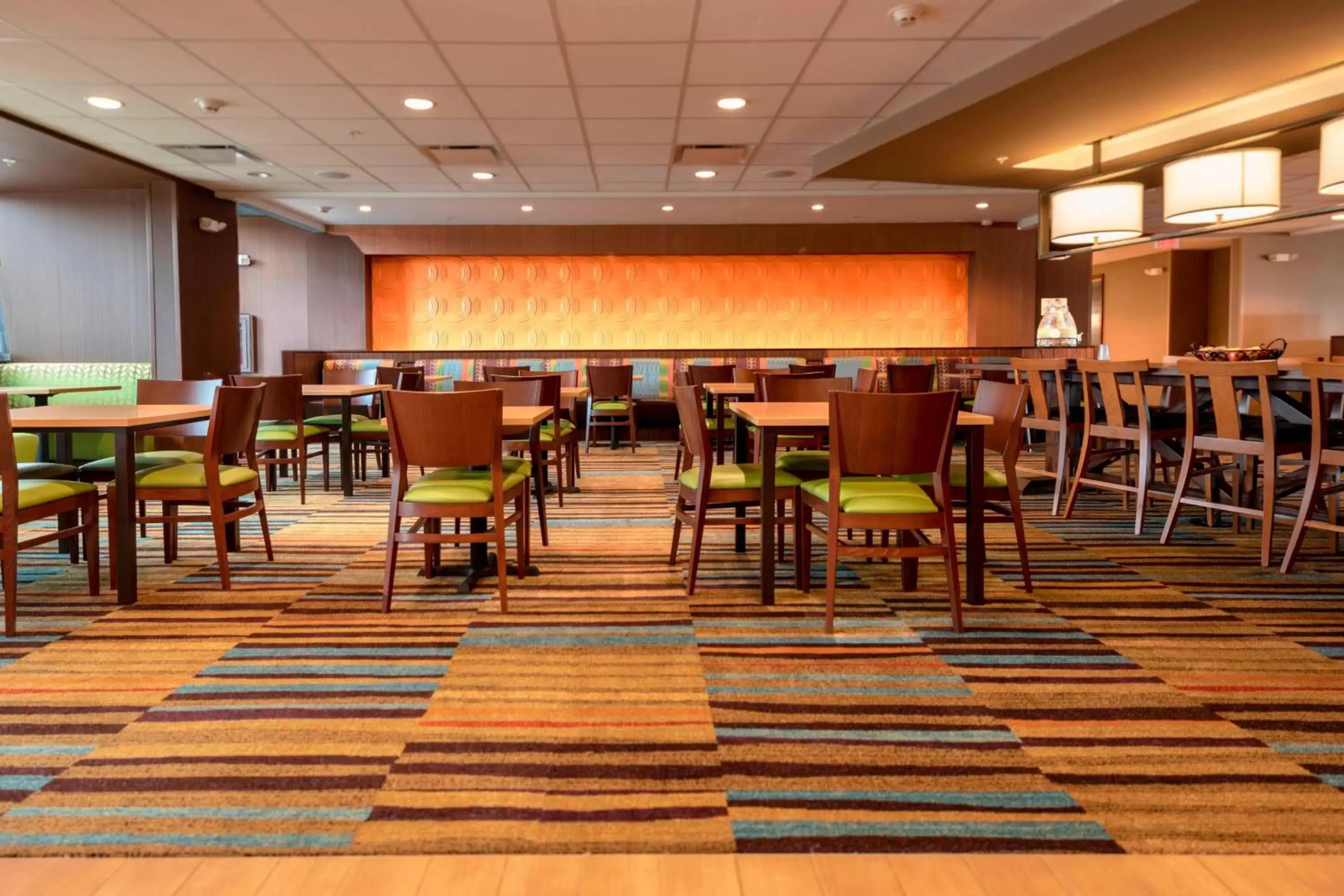 Breakfast, Restaurant/Places to Eat in Fairfield Inn & Suites by Marriott Chillicothe
