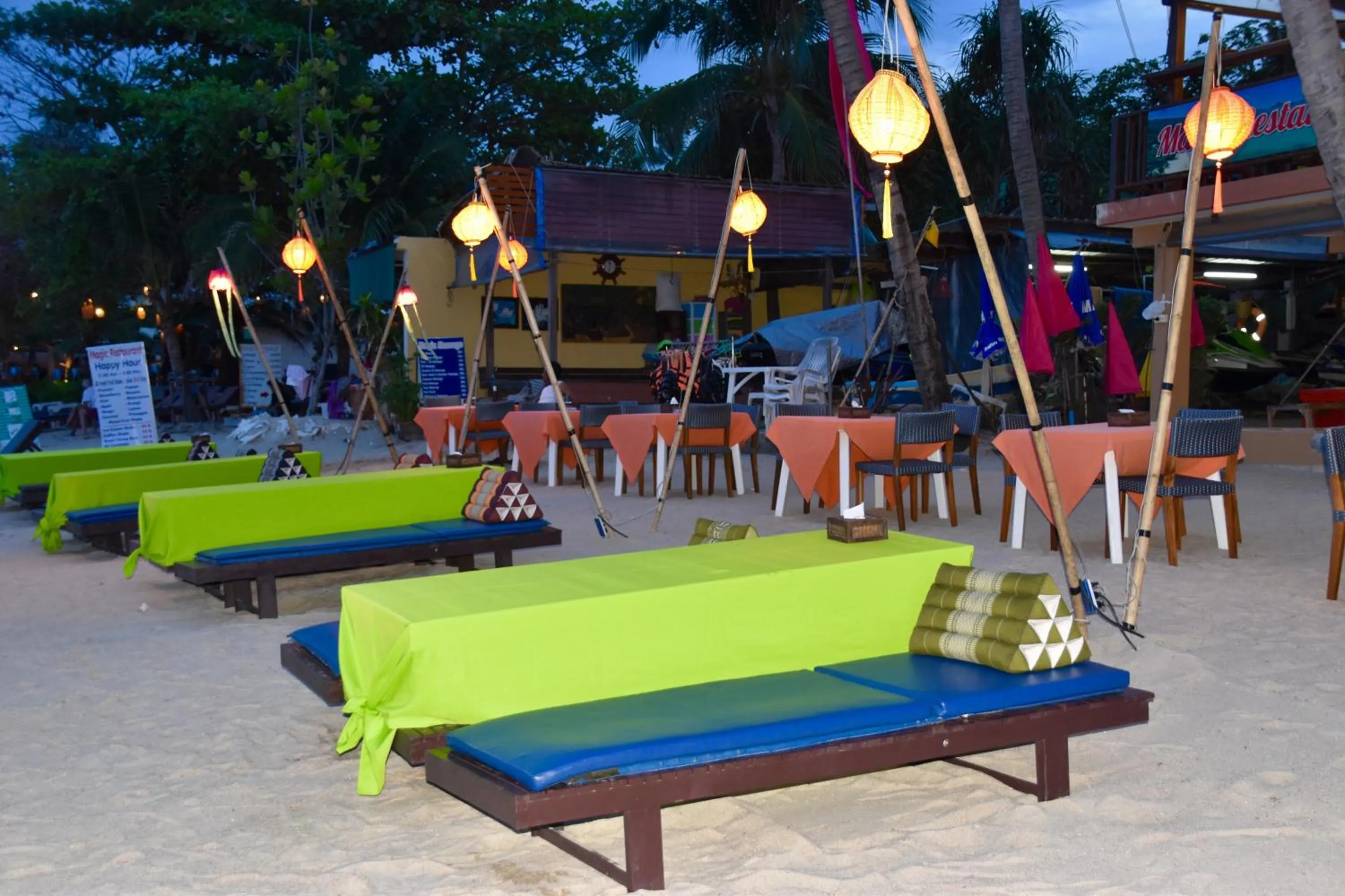 Restaurant/places to eat in Magic Resort