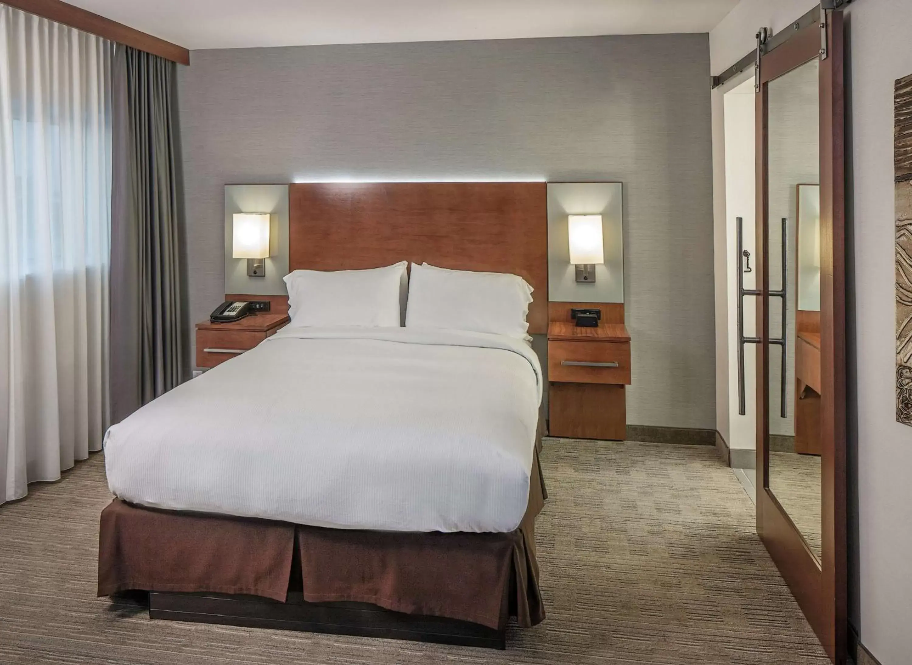 Bed in Doubletree By Hilton Omaha Southwest, Ne