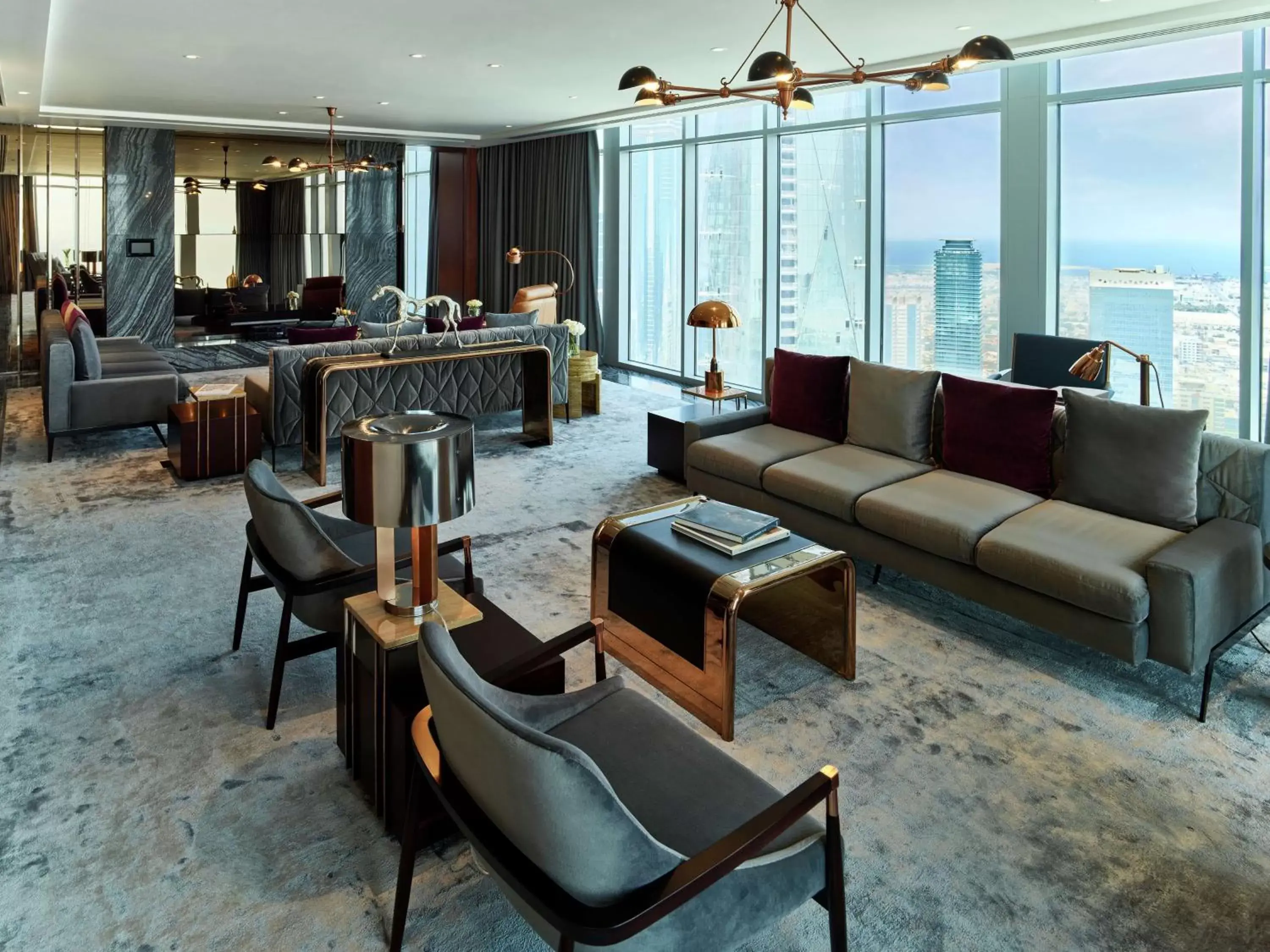 Living room, Lounge/Bar in Waldorf Astoria Dubai International Financial Centre