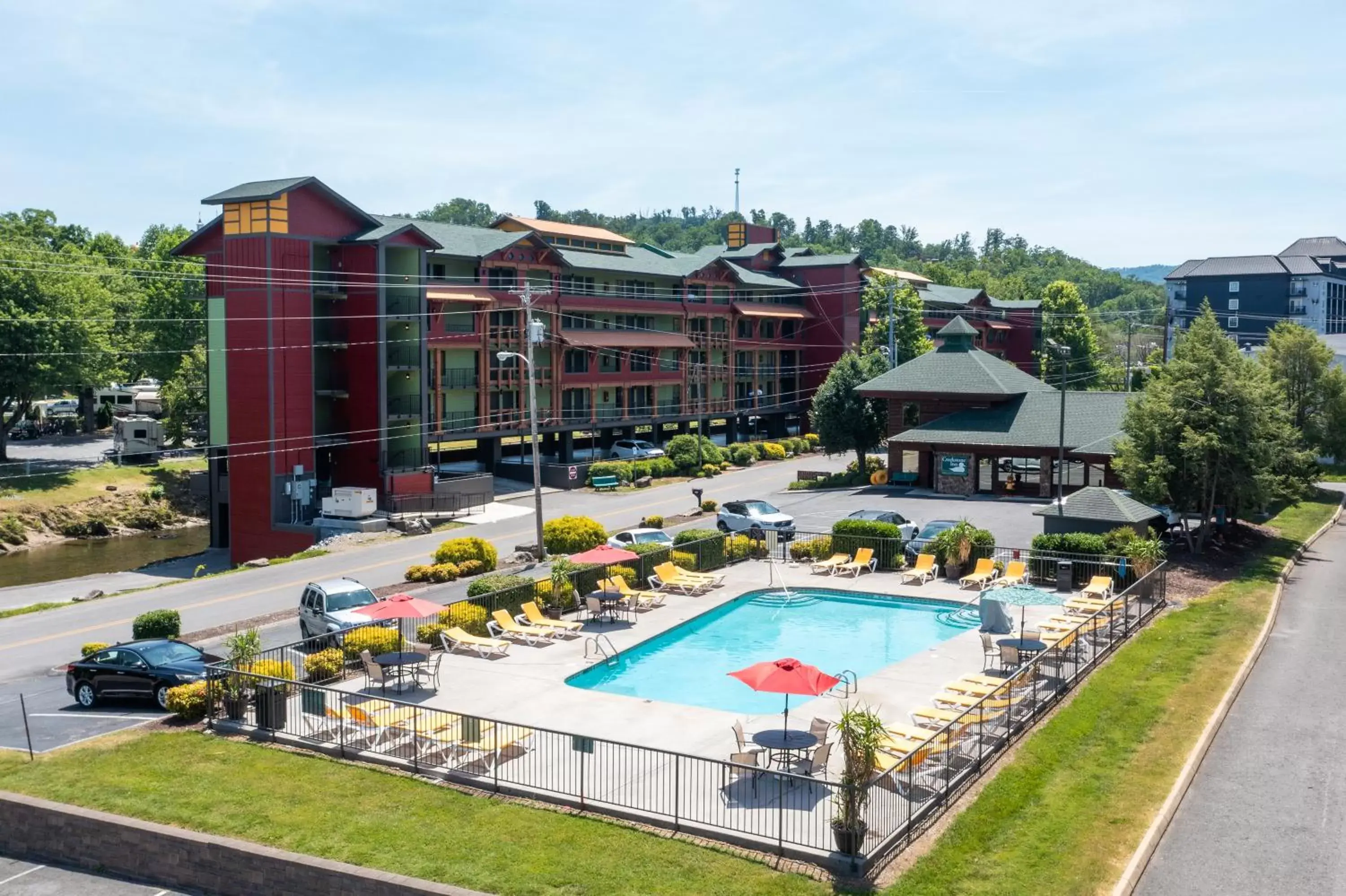 Swimming pool, Pool View in Creekstone Inn